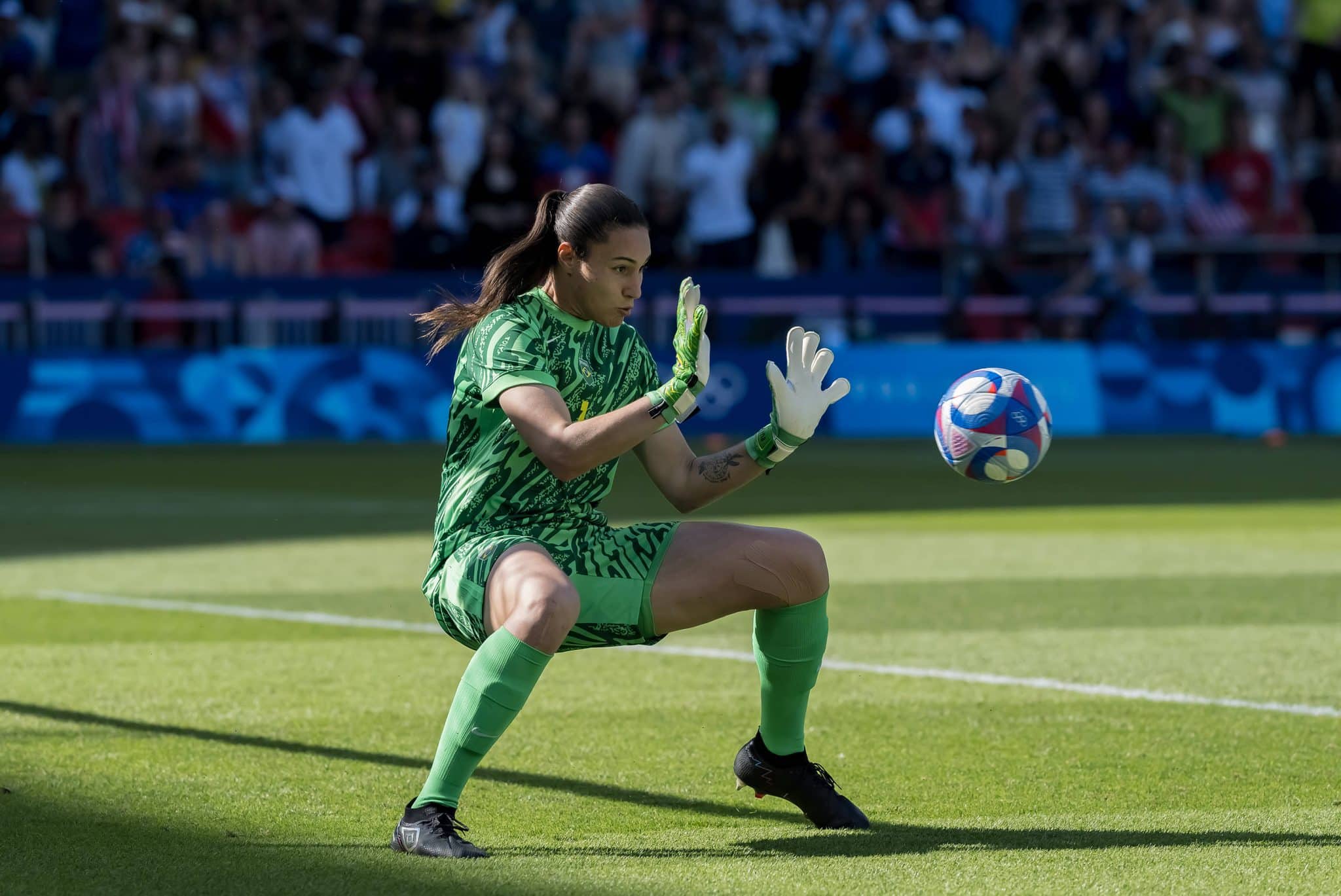 August 10, 2024, Paris, Ile de France, France: Brazil goalkeeper Lorena (BRA) (1), competes against the United States in