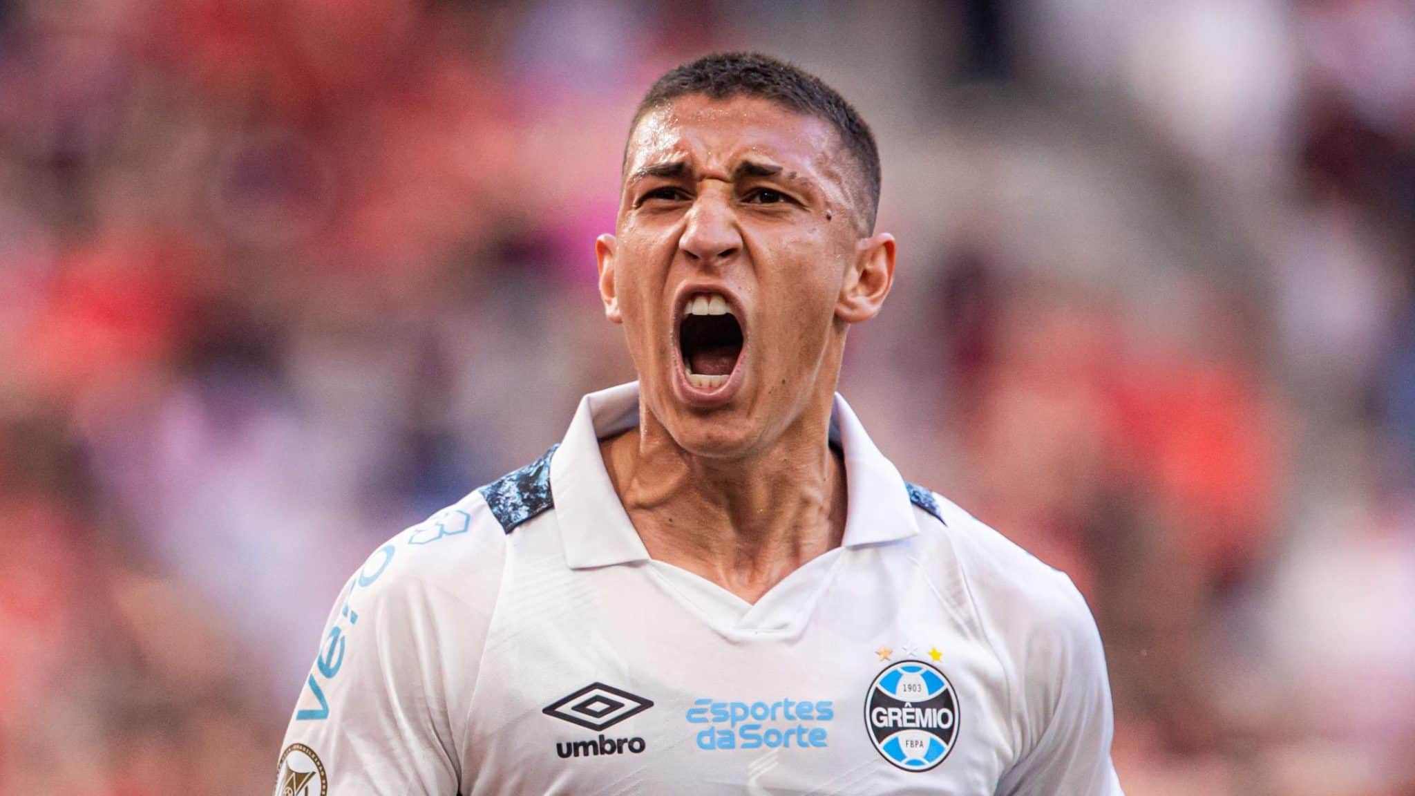 Monsalve faz estreia de gala e tira Gr&ecirc;mio da zona de rebaixamento do Brasileir&atilde;o