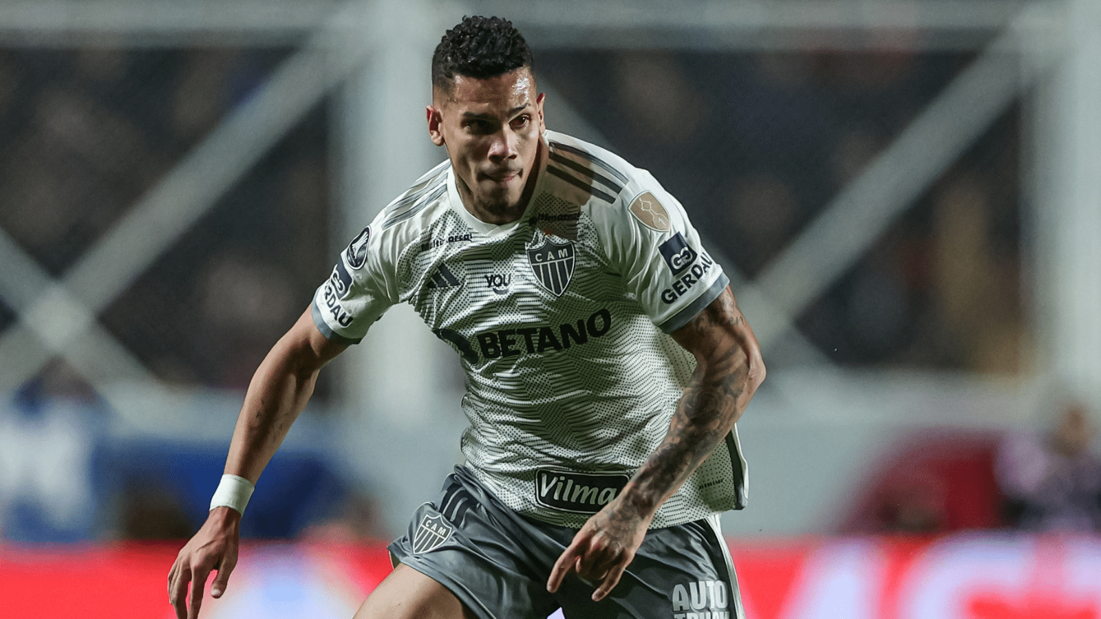 Paulinho aumenta marca e muda hist&oacute;ria do Atl&eacute;tico-MG na Libertadores mais uma vez