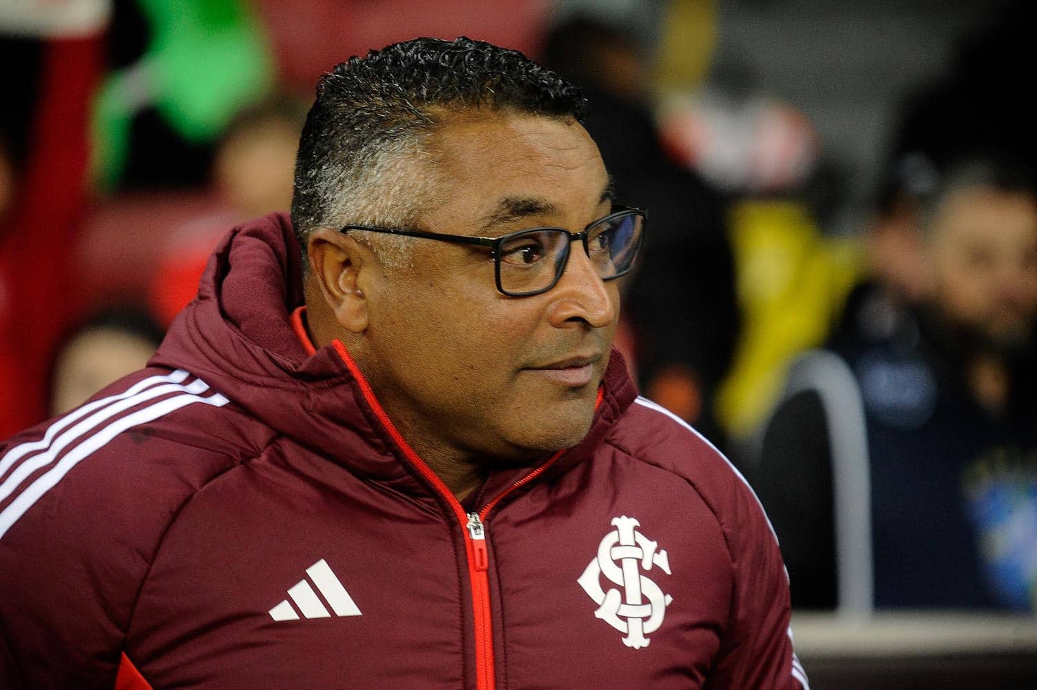 Ganhou um lateral? Como Roger Machado resolveu a principal preocupa&ccedil;&atilde;o do Internacional