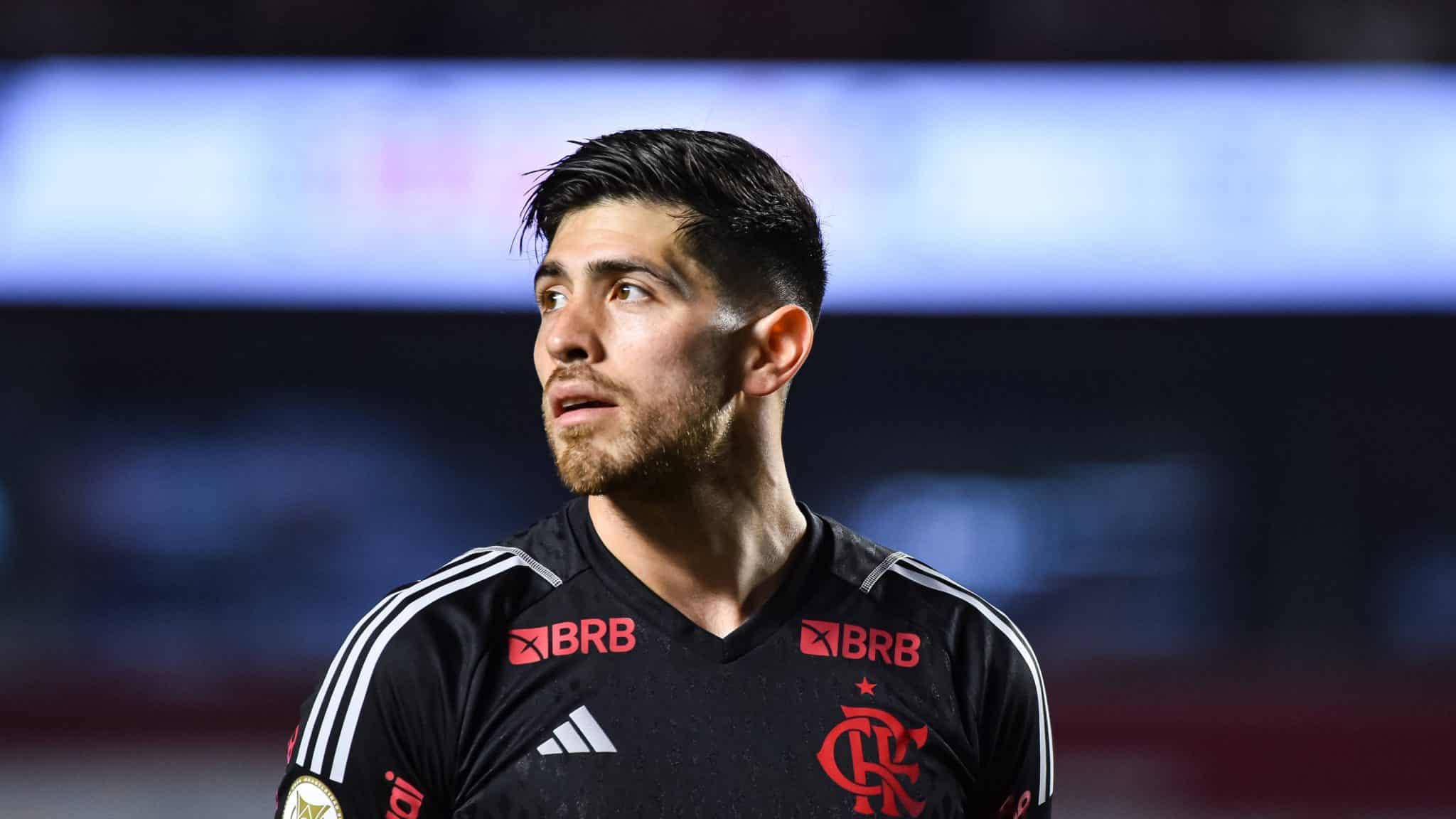 Rossi vive noite de Diego Alves e garante o Flamengo nas quartas da Libertadores