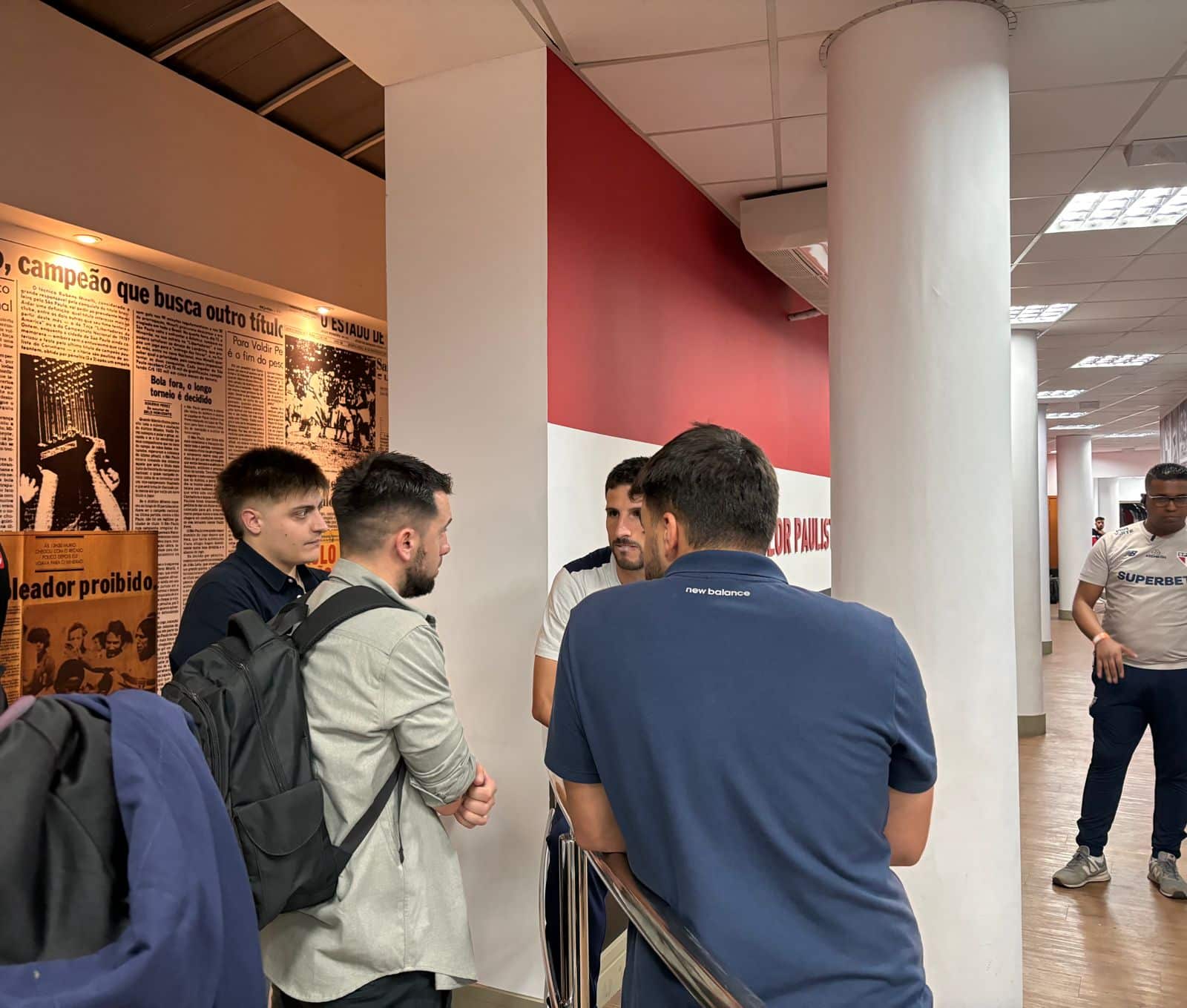 Calleri conversa com a imprensa uruguaia no MorumBIS