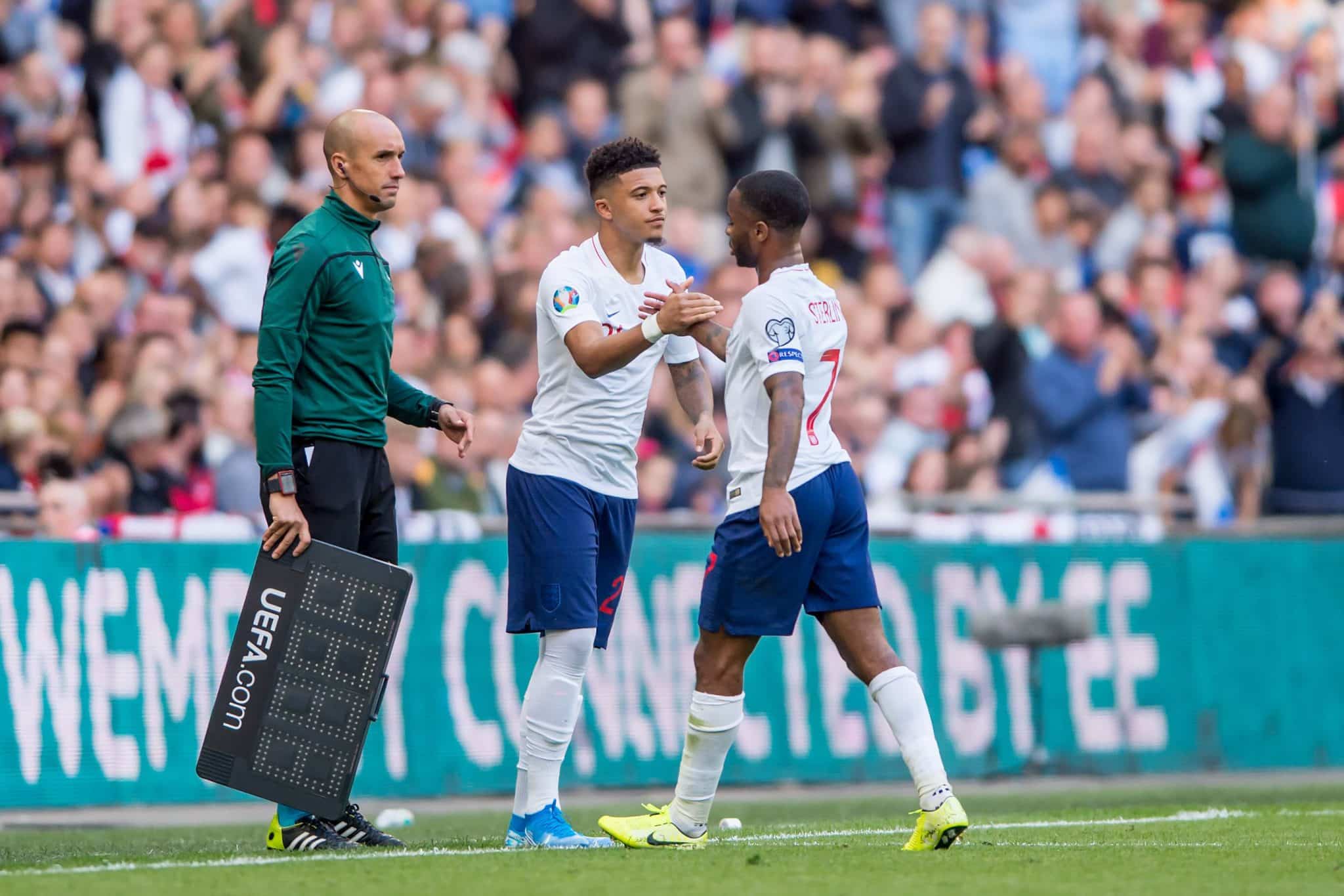 Bom neg&oacute;cio? Chelsea cogita troca de atacantes com o Manchester United