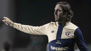 O S&atilde;o Paulo usou for&ccedil;a m&aacute;xima, mas esqueceu de jogar futebol em noite de classifica&ccedil;&atilde;o