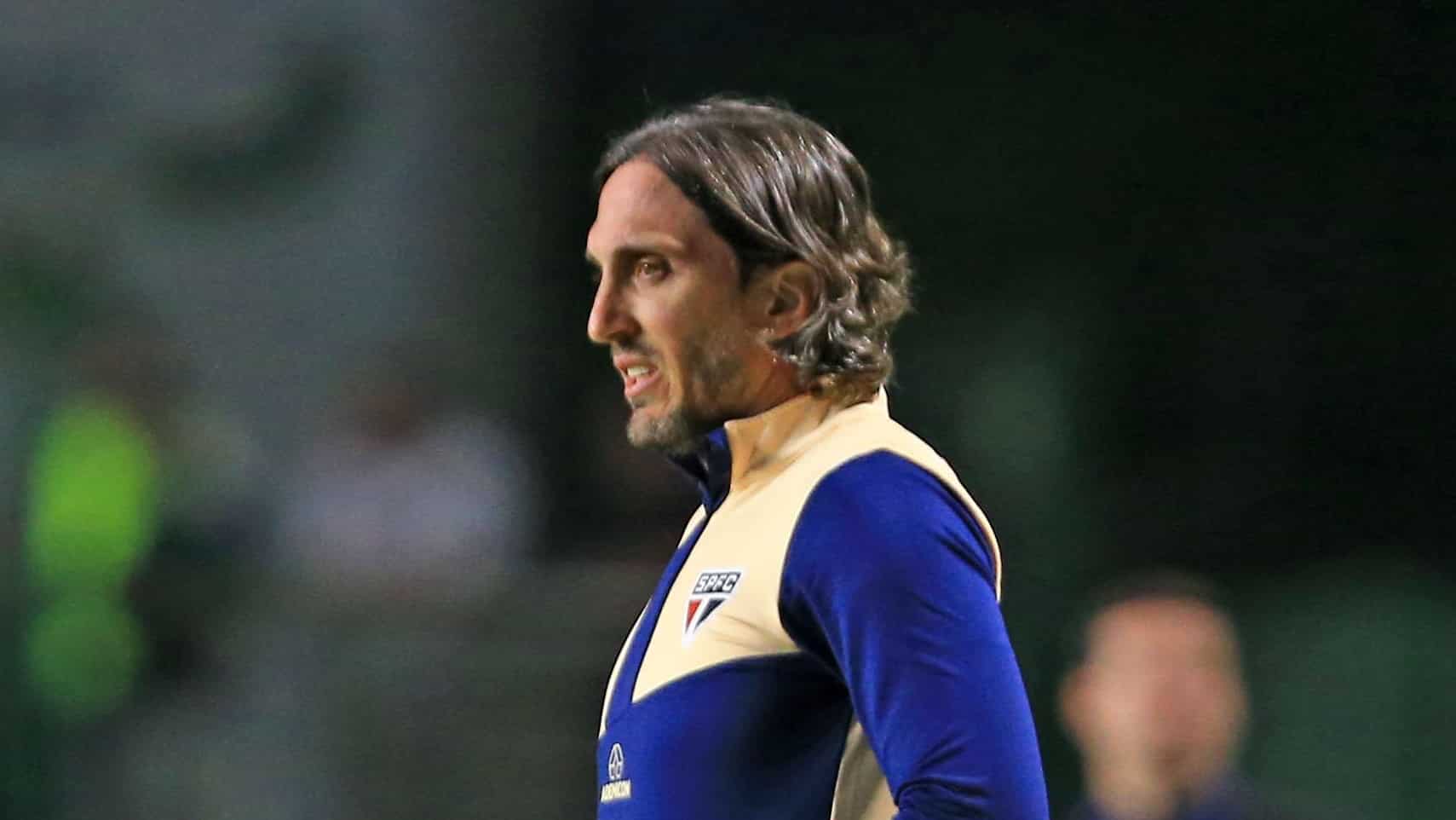 O que o S&atilde;o Paulo pensa sobre o pedido de Zubeld&iacute;a por cinco refor&ccedil;os