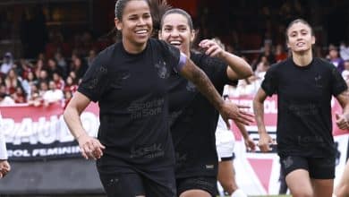 Artilheira Vic Albuquerque comanda vit&oacute;ria do Corinthians na primeira decis&atilde;o do Brasileir&atilde;o