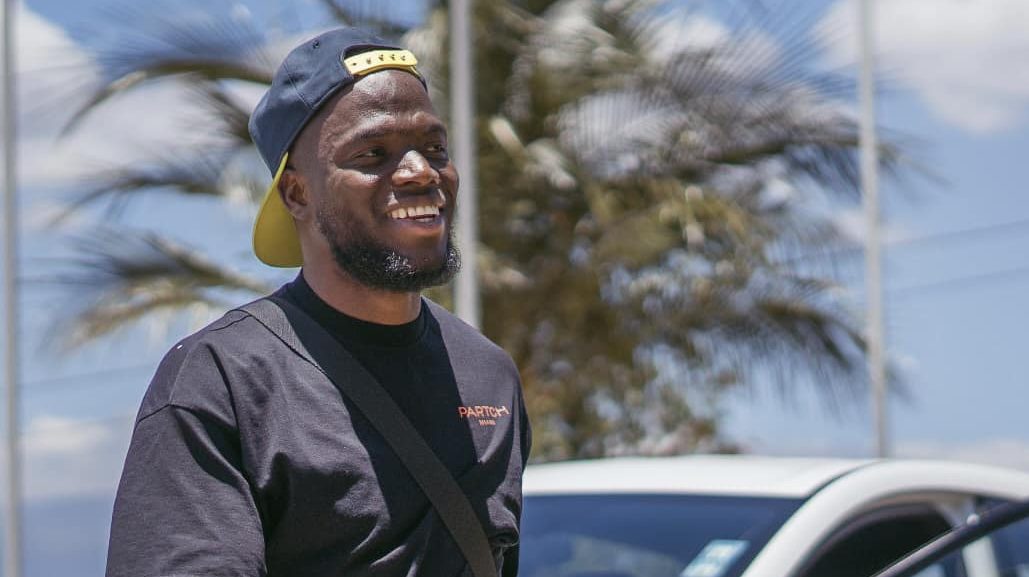 Enner Valencia recebe carinho equatoriano para tentar espantar m&aacute; fase