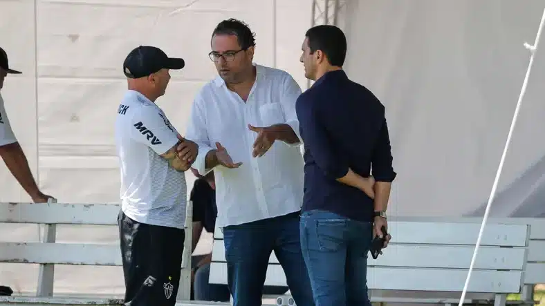 Sampaoli e Alexandre Mattos nos tempos do Atl&eacute;tico