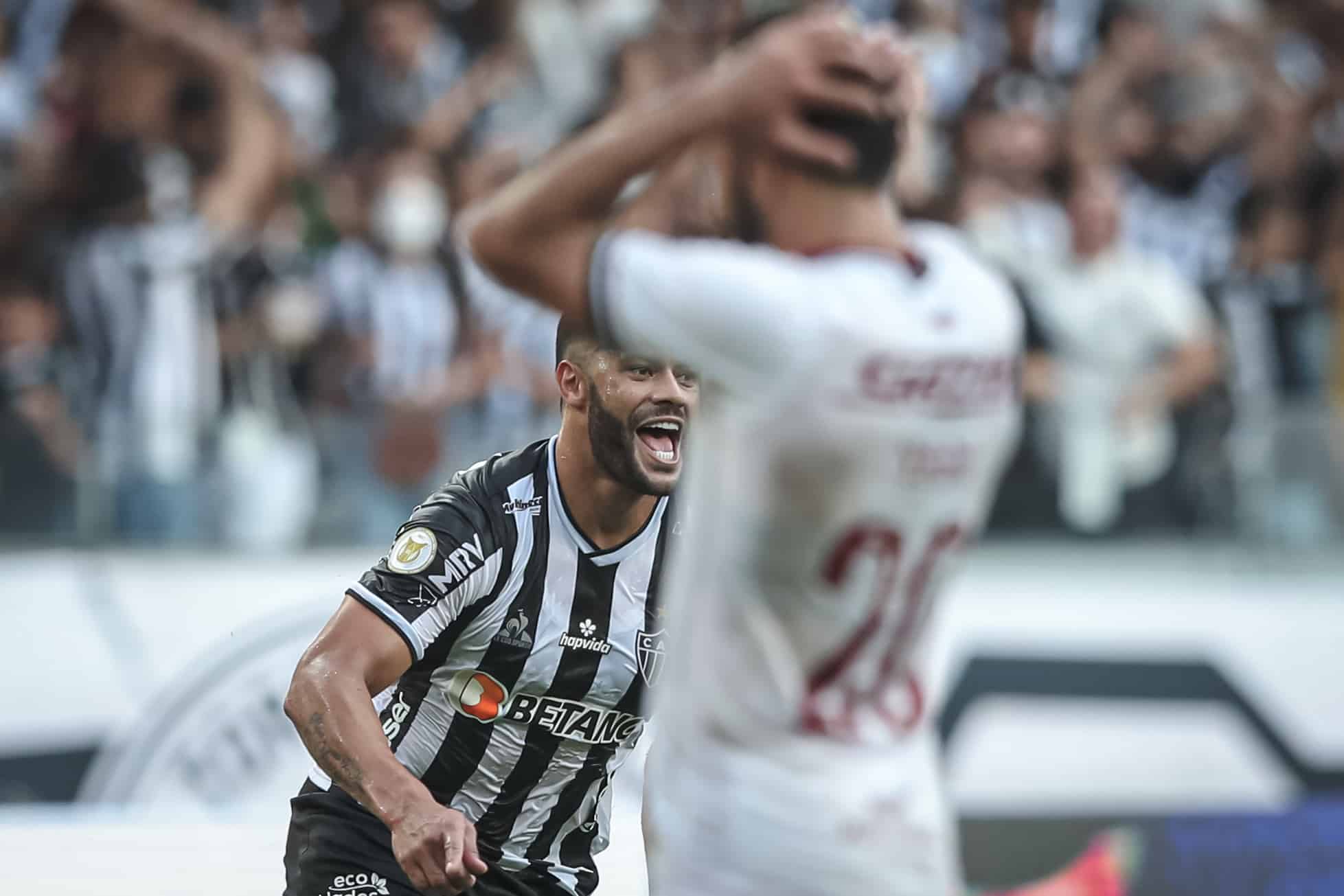 Hulk marcou duas vezes contra o Fluminense no jogo que antecedeu o t&iacute;tulo Brasileiro do Galo em 2021