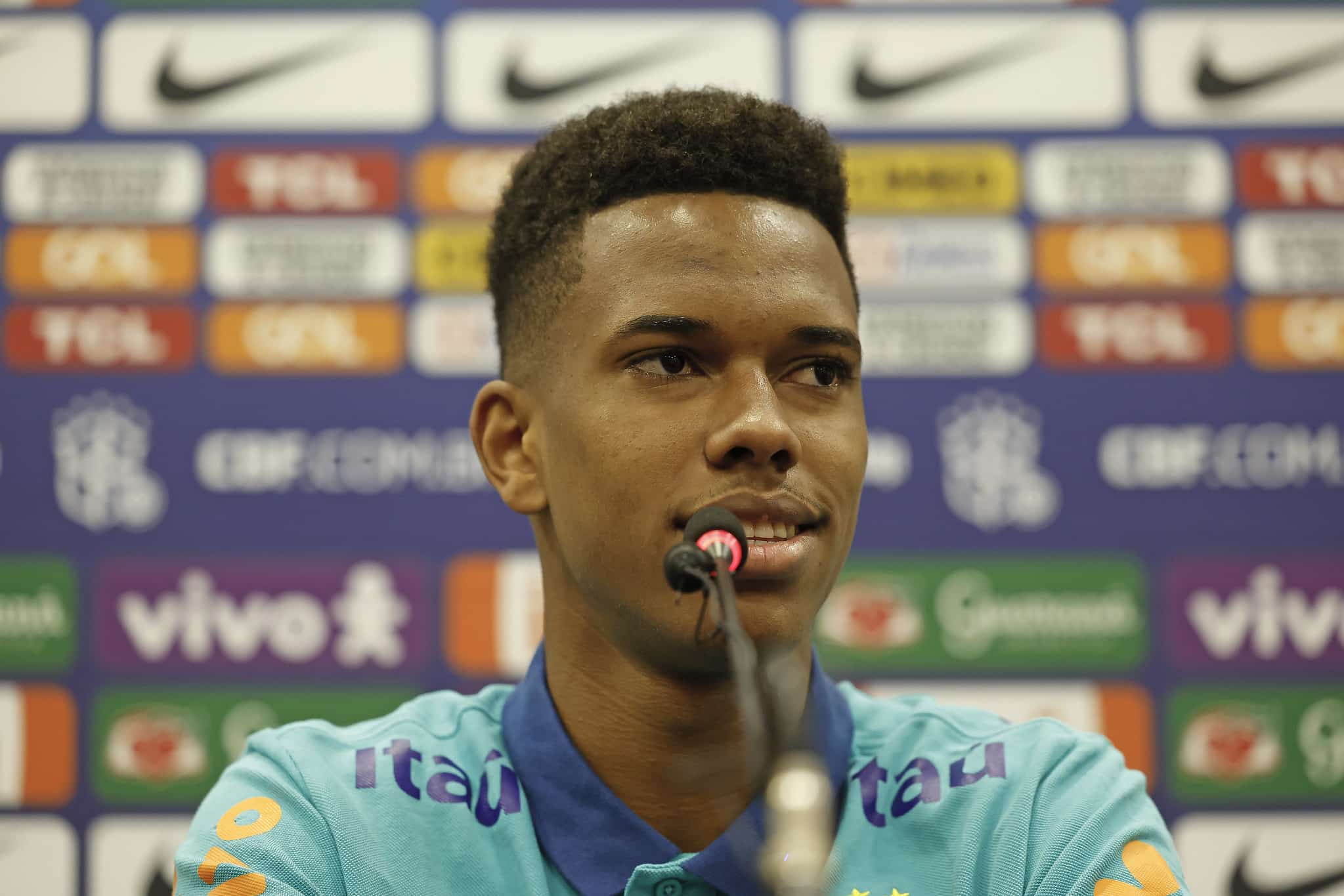 Por que Est&ecirc;v&atilde;o (ainda) n&atilde;o deve ser titular da Sele&ccedil;&atilde;o nesta Data Fifa