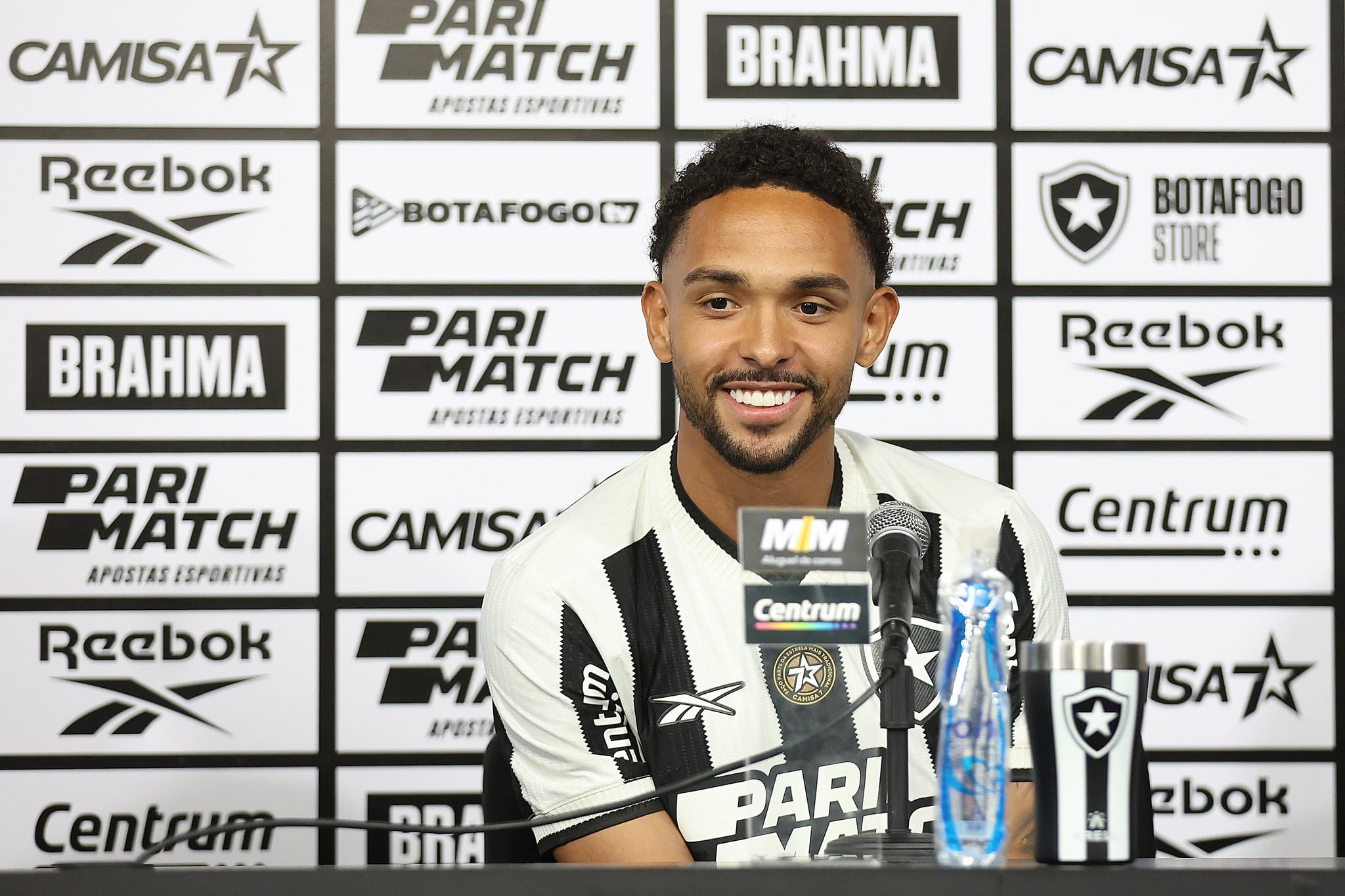 Por que a contrata&ccedil;&atilde;o de Vitinho pelo Botafogo surpreendeu at&eacute; John Textor