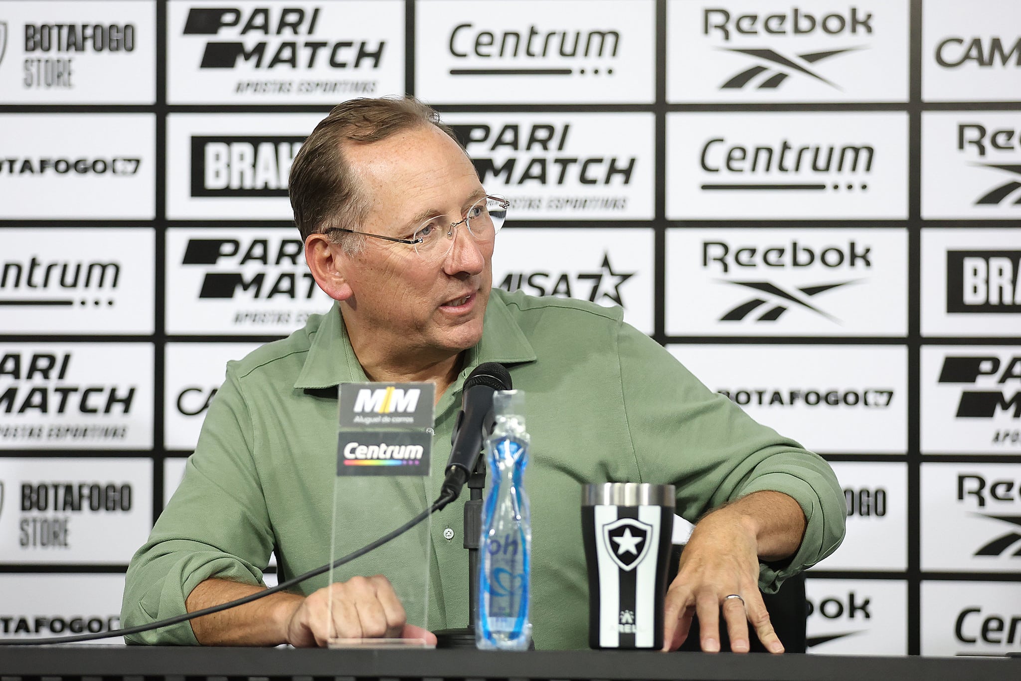 &lsquo;Fair play financeiro &eacute; fraude&rsquo;: John Textor rebate cr&iacute;ticas e manda indireta para o Vasco