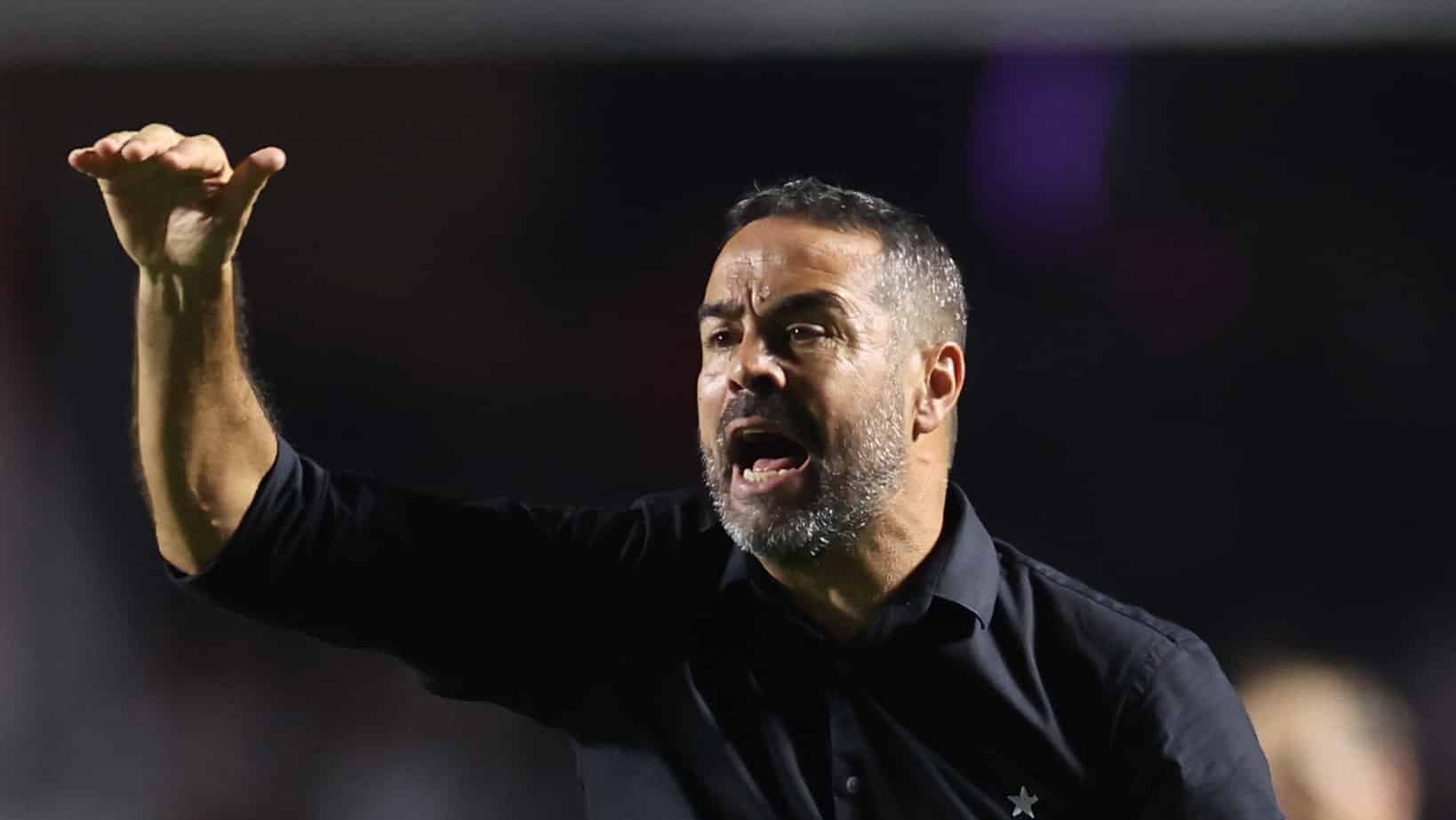 &lsquo;N&atilde;o se compra compromisso&rsquo;: o recado de Artur Jorge ap&oacute;s a classifica&ccedil;&atilde;o do Botafogo