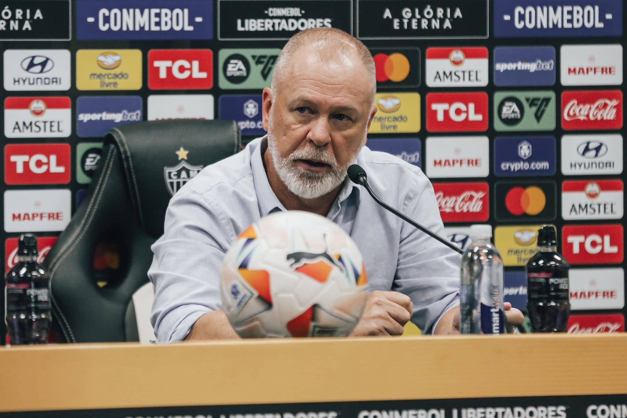 &lsquo;Responsabilidade minha&rsquo;, diz Mano sobre elimina&ccedil;&atilde;o do Fluminense na Libertadores