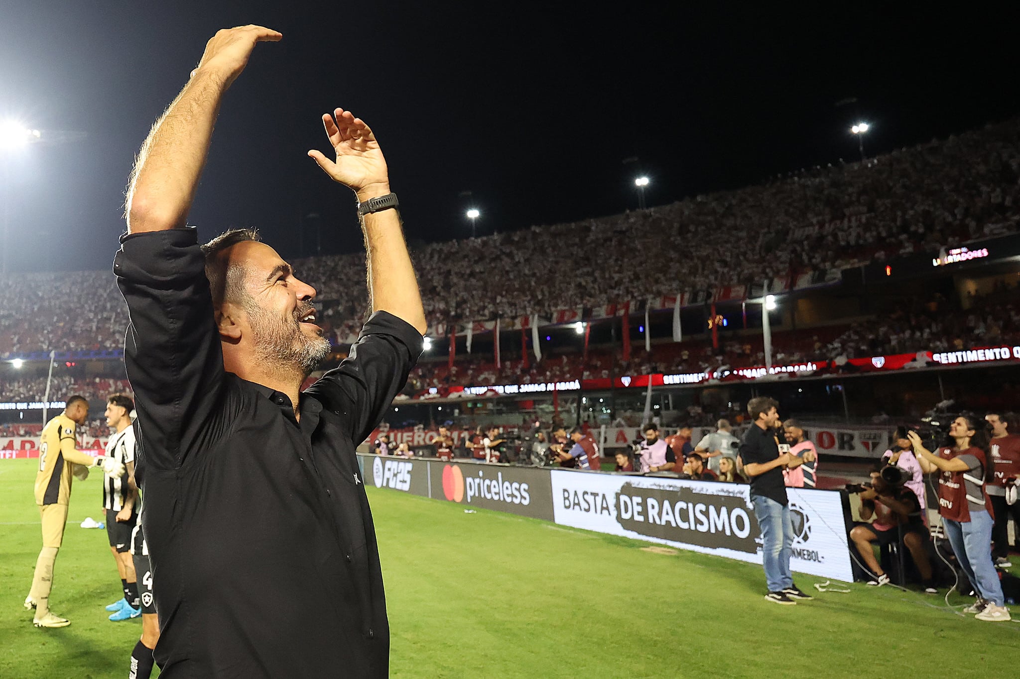 Artur Jorge foi muito celebrado ap&oacute;s a classifica&ccedil;&atilde;o do Botafogo na Libertadores