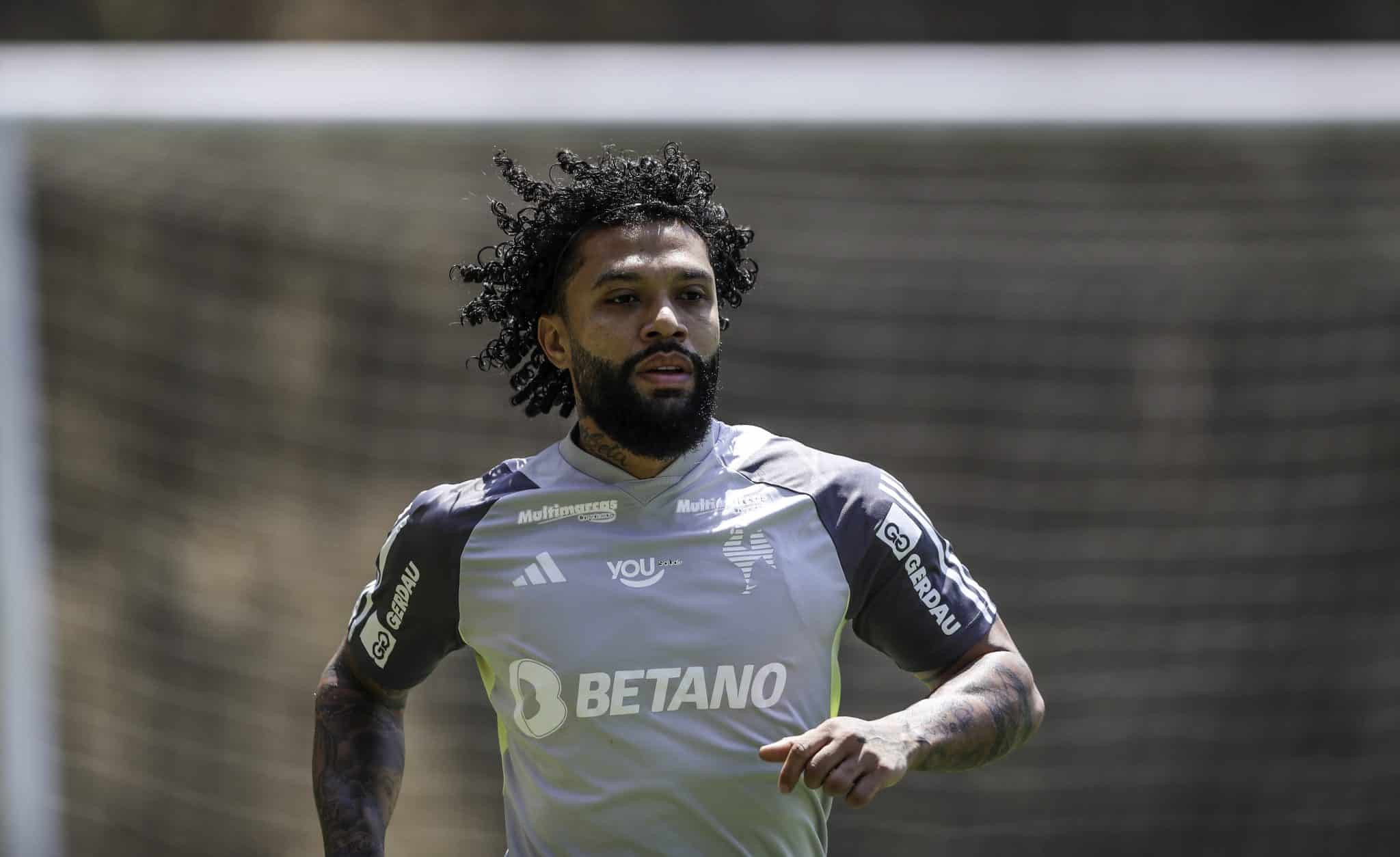 Otavio em treino do Atl&eacute;tico