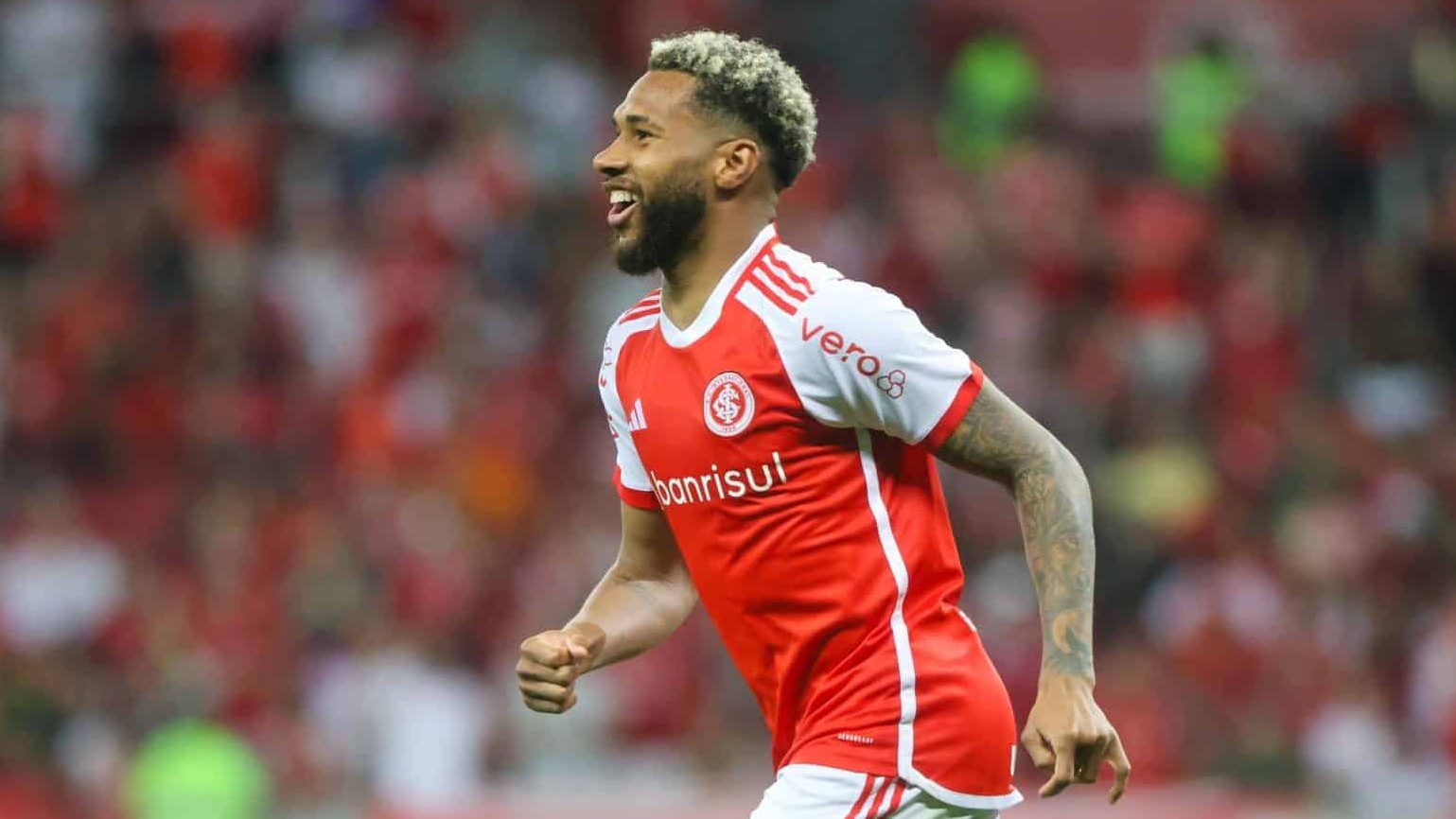 Sinergia com a torcida e &lsquo;Lei do Ex&rsquo; garantem mais uma vit&oacute;ria para o Inter no Beira-Rio