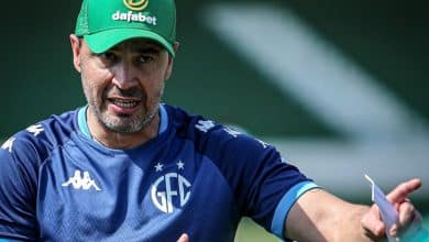 Treinador revela como pretende operar milagre no Guarani, lanterna da S&eacute;rie B