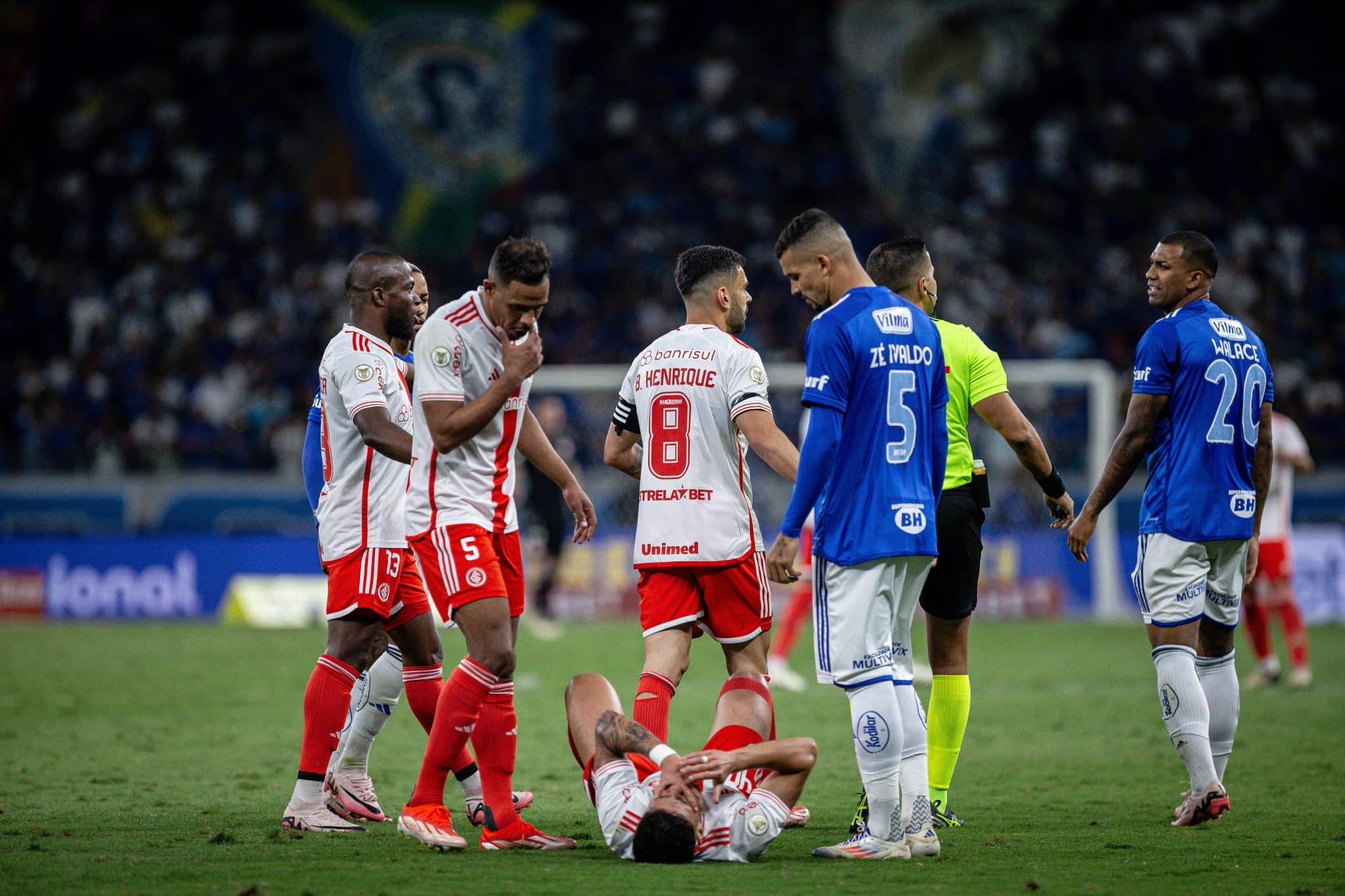 Z&eacute; Ivaldo durante partida entre Cruzeiro e Internacional no Brasileir&atilde;o 2024
