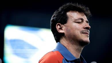 Craque recuado, chut&otilde;es, retranca e semifinal: a estreia de Diniz no Cruzeiro