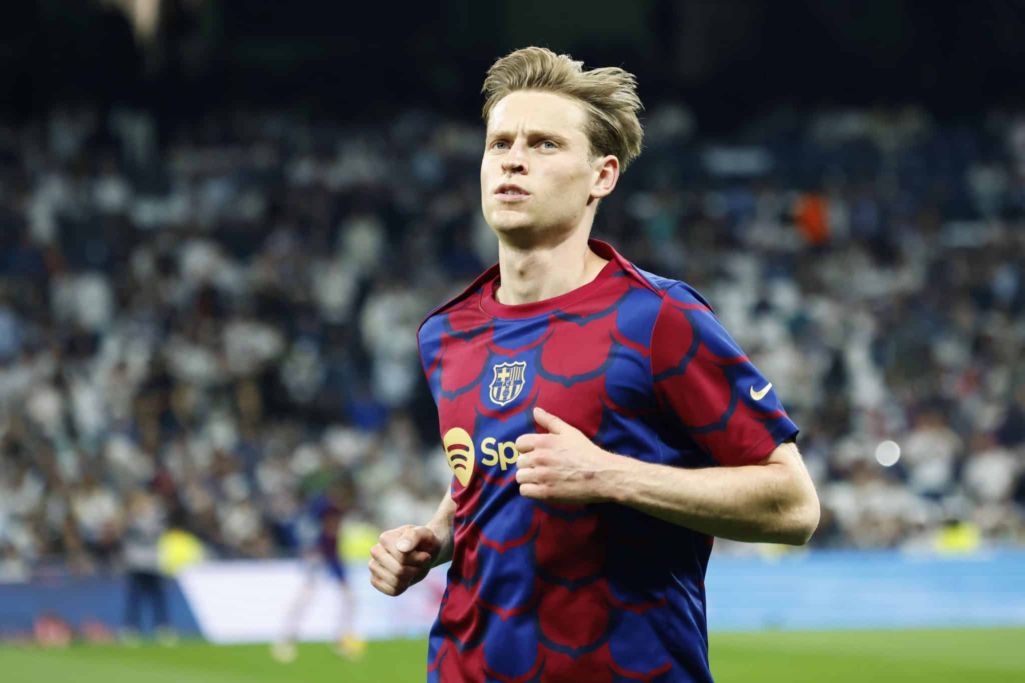 Frenkie de Jong n&atilde;o joga pelo Barcelona desde abril deste ano