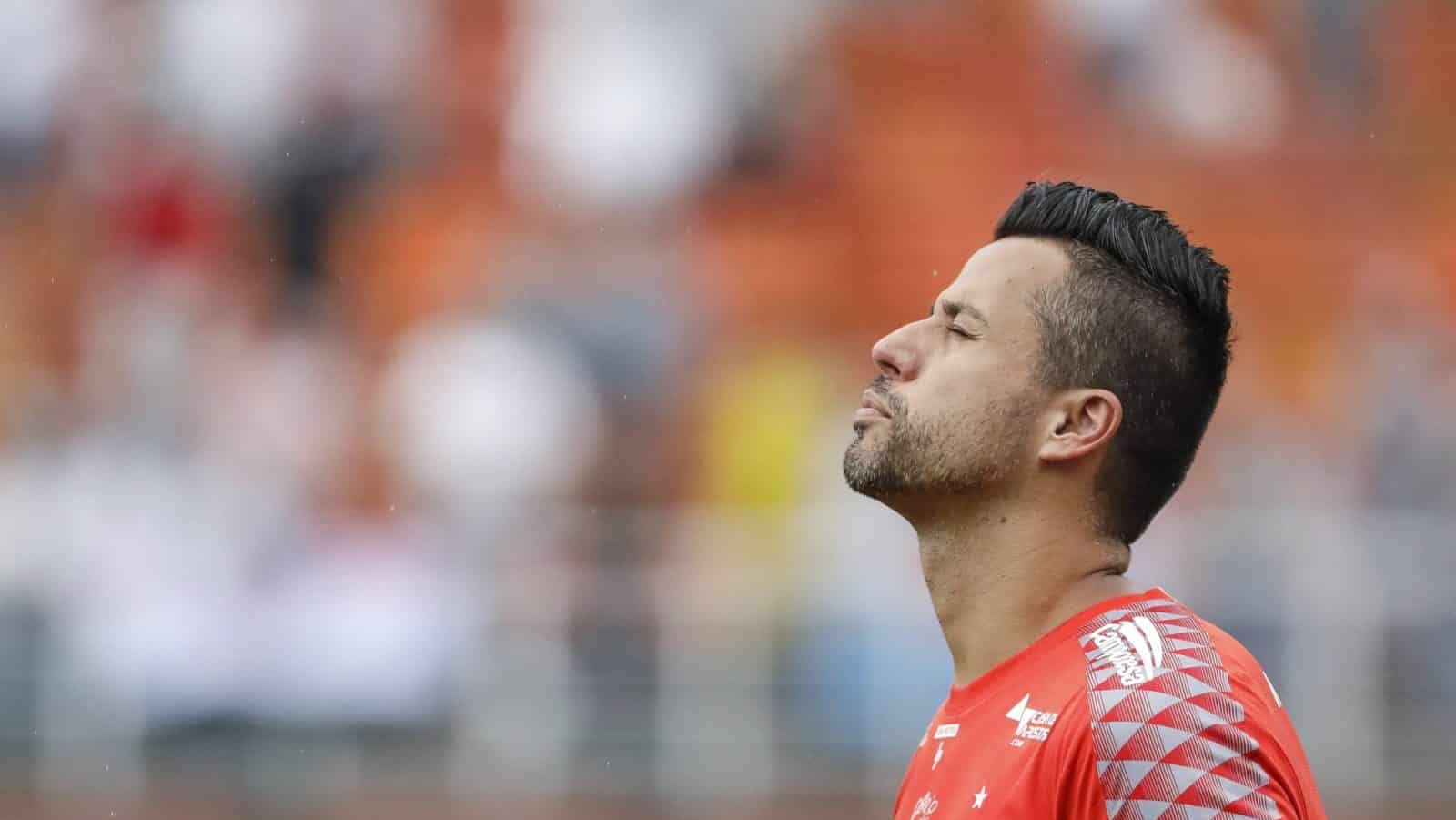 Milagre que salvou Arsenal na Champions j&aacute; foi reproduzido por goleiro brasileiro h&aacute; 15 anos