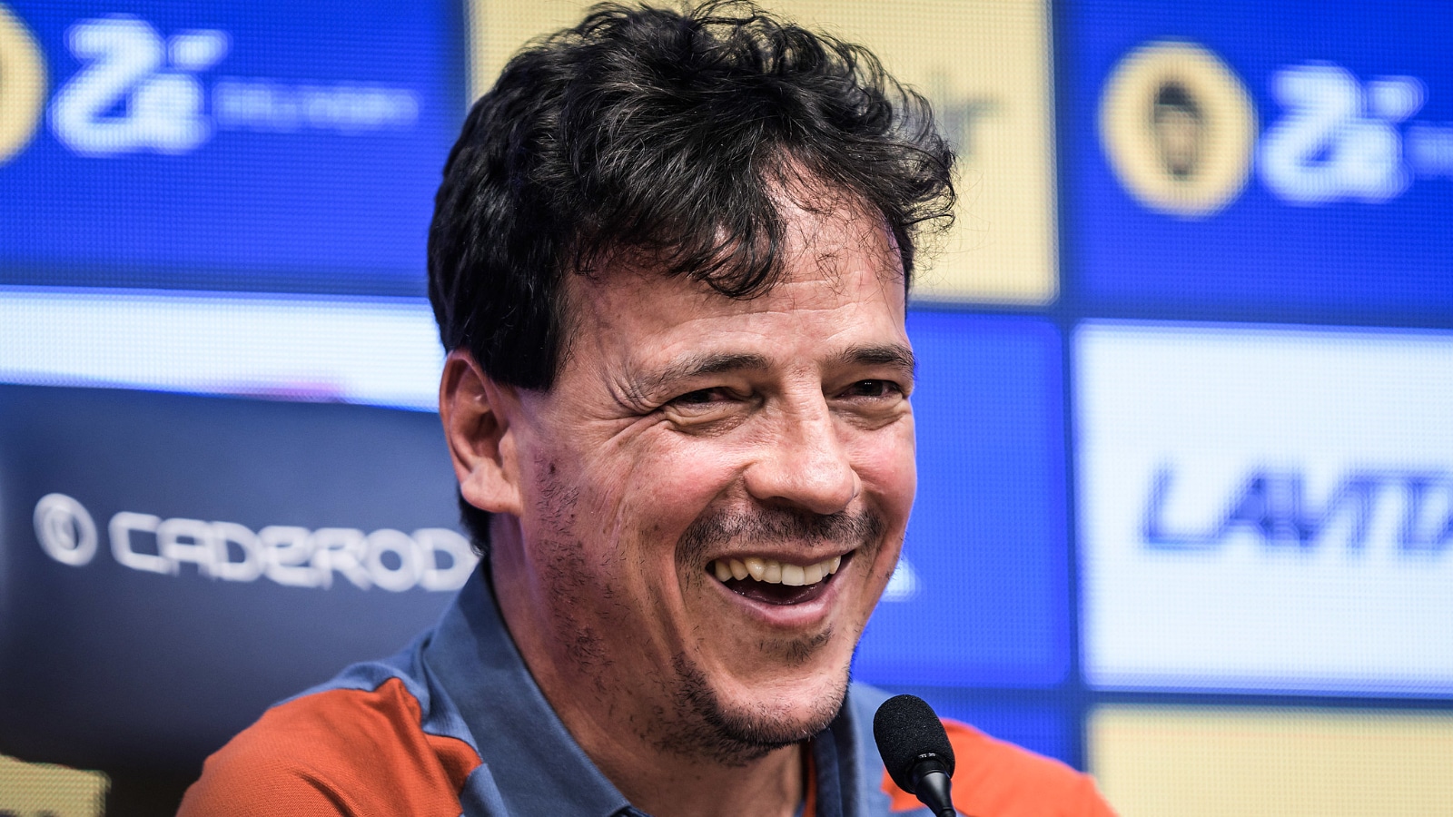 Quais jogadores do elenco do Cruzeiro enchem os olhos de Diniz? Treinador responde