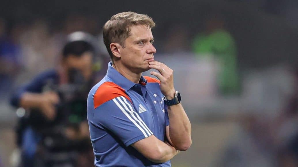 Por que o Cruzeiro jogou mal ap&oacute;s tempo de descanso? Seabra responde