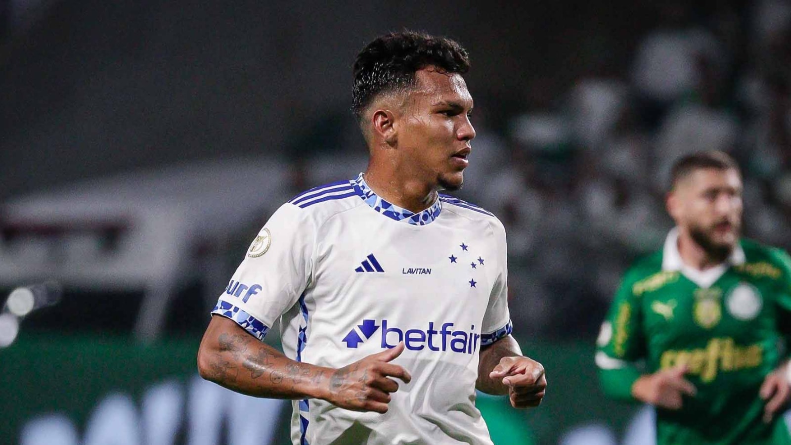 Novo John Kennedy? Por que Gabriel Veron tem tudo para &lsquo;explodir&rsquo; com Diniz no Cruzeiro