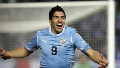 Defesa hist&oacute;rica, mordida e gols: Su&aacute;rez se despede do Uruguai com t&iacute;tulo e pol&ecirc;micas