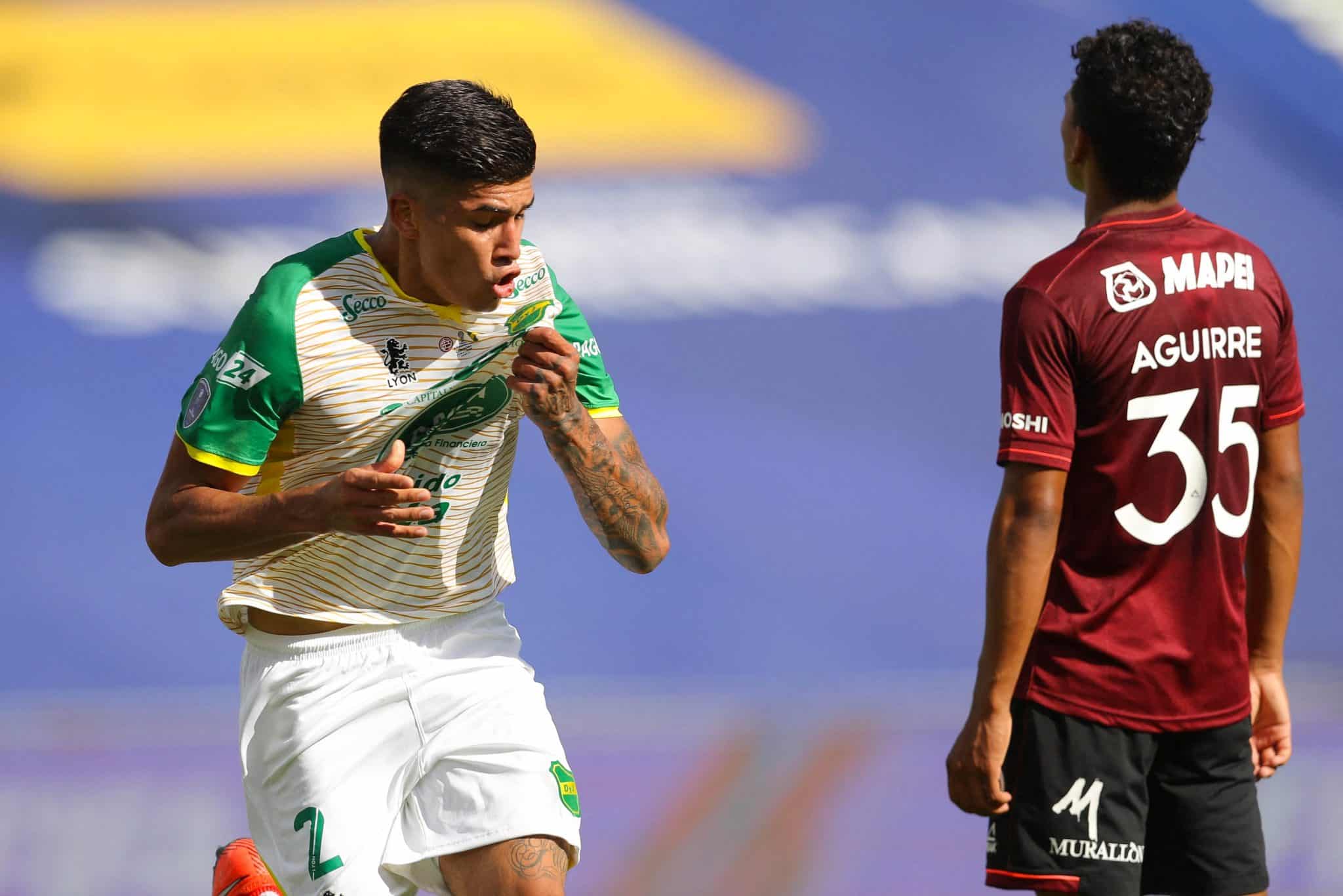 Adonis Frias comemora gol pelo Defensa y Justicia contra o Lan&uacute;s na final da Copa Sul-Americana de 2020