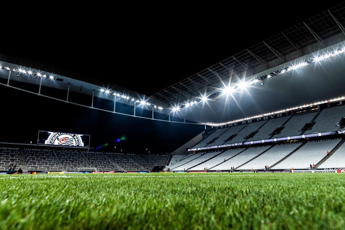 Como o Corinthians aumentou a capacidade da Neo Qu&iacute;mica Arena sem precisar de obras?