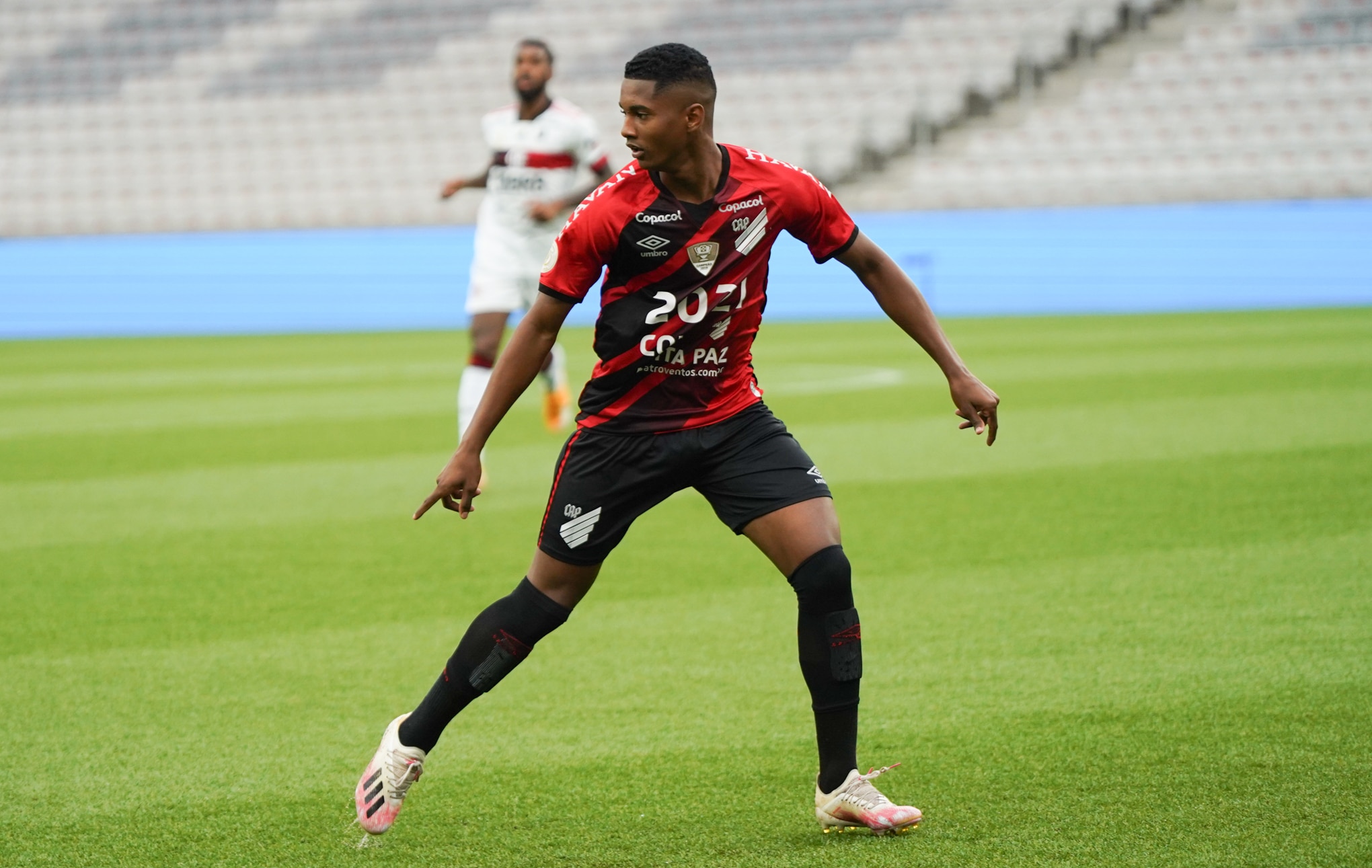 Abner, em a&ccedil;&atilde;o pelo Athletico-PR