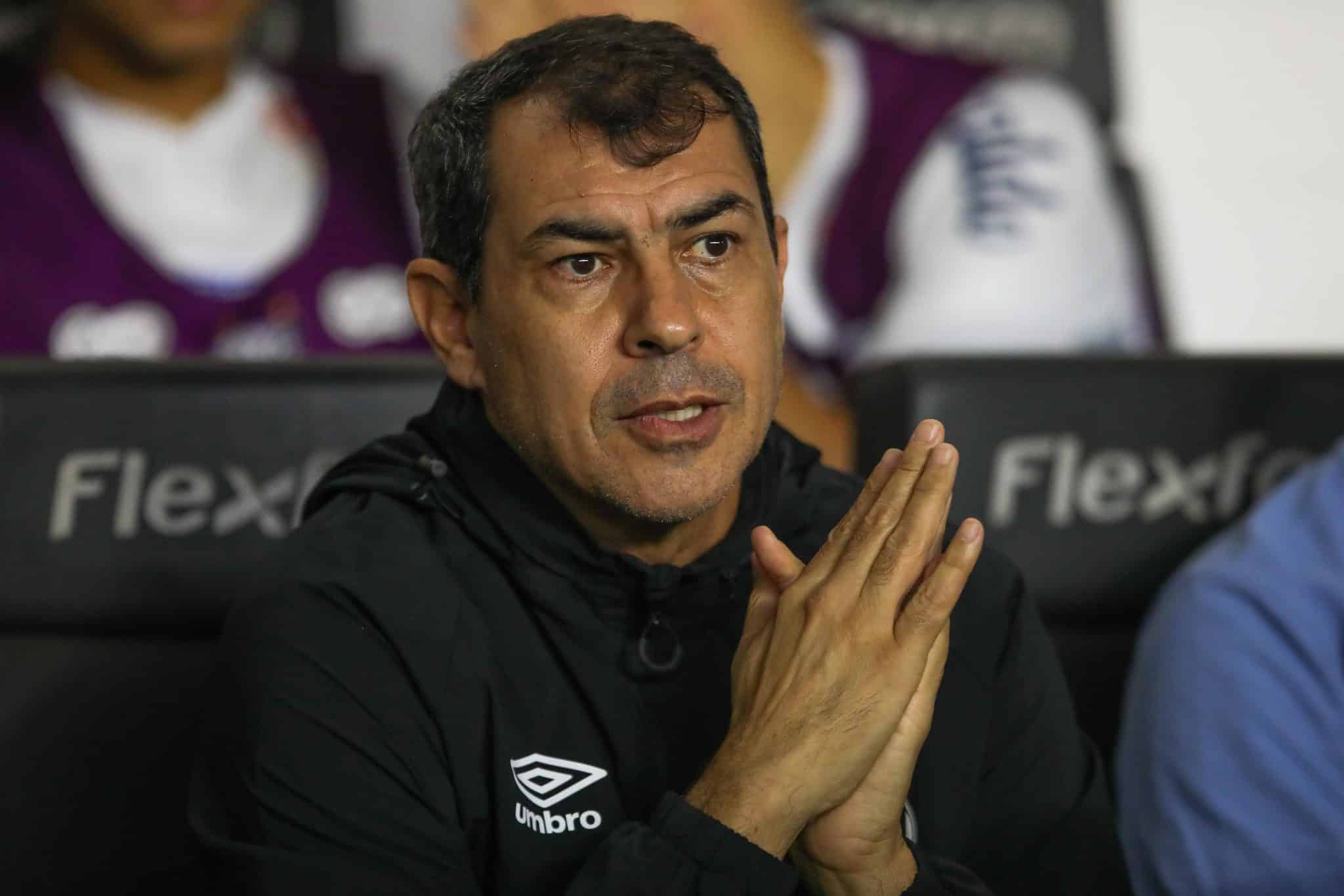 Contrato de Carille no Santos prev&ecirc; premia&ccedil;&atilde;o milion&aacute;ria por acesso &agrave; S&eacute;rie A