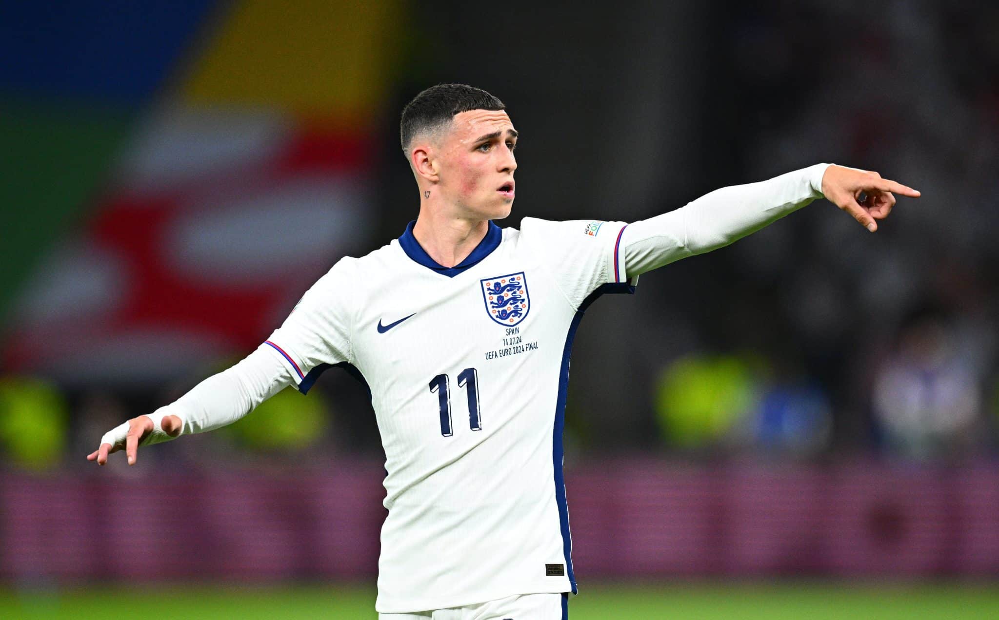 Phill Foden em a&ccedil;&atilde;o pela Inglaterra na Eurocopa 2024. Foto: Icon Sport