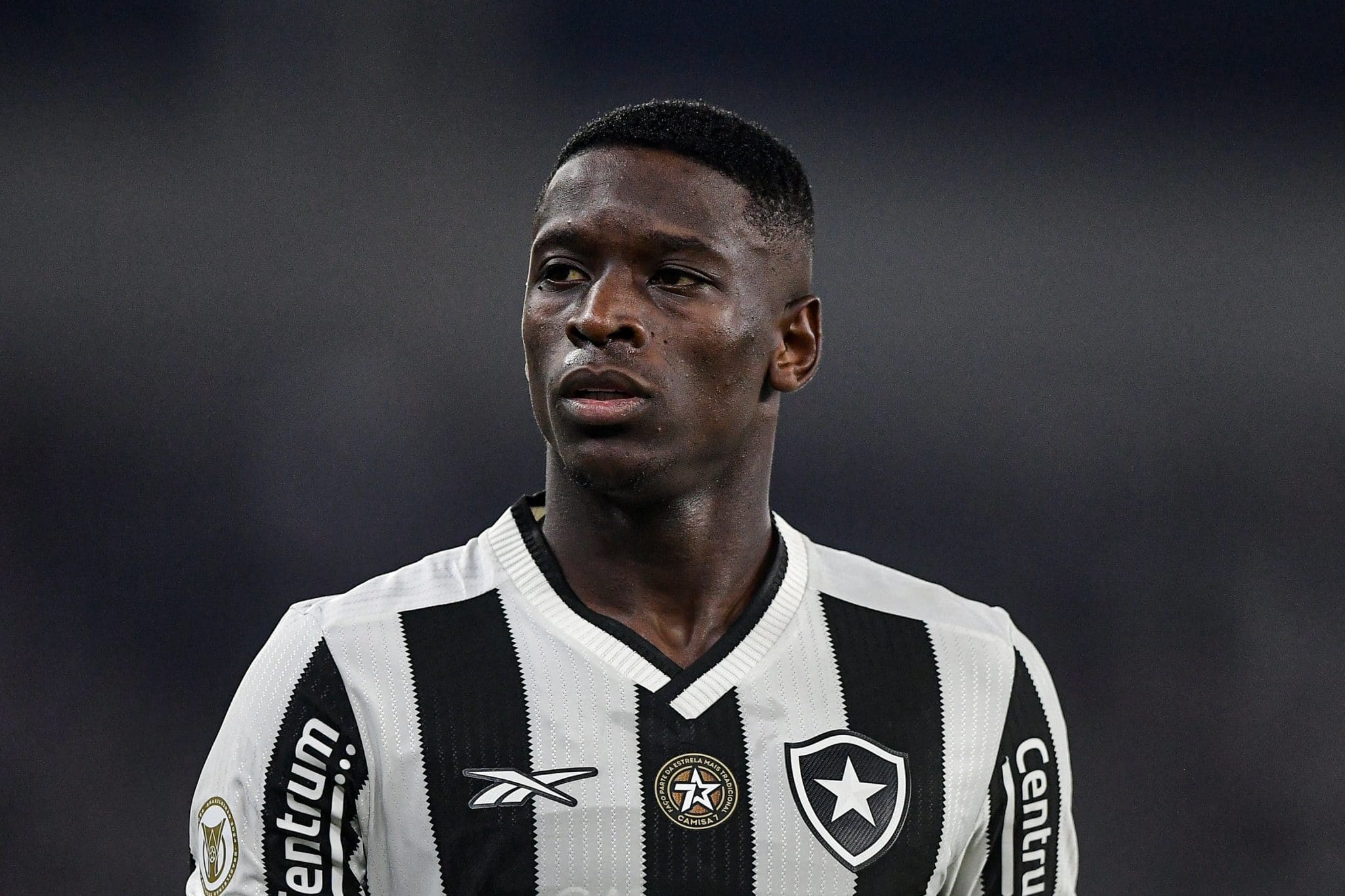 Botafogo blinda Luiz Henrique e refor&ccedil;a ideia de &lsquo;contra tudo e contra todos&rsquo;