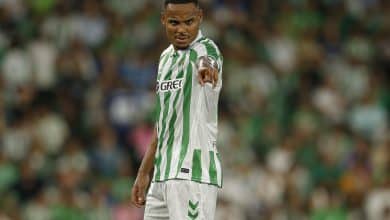 Companheiro de Vitor Roque no Betis, Natan brinca com trauma envolvendo o atacante: &lsquo;Quebrou meu nariz&rsquo;