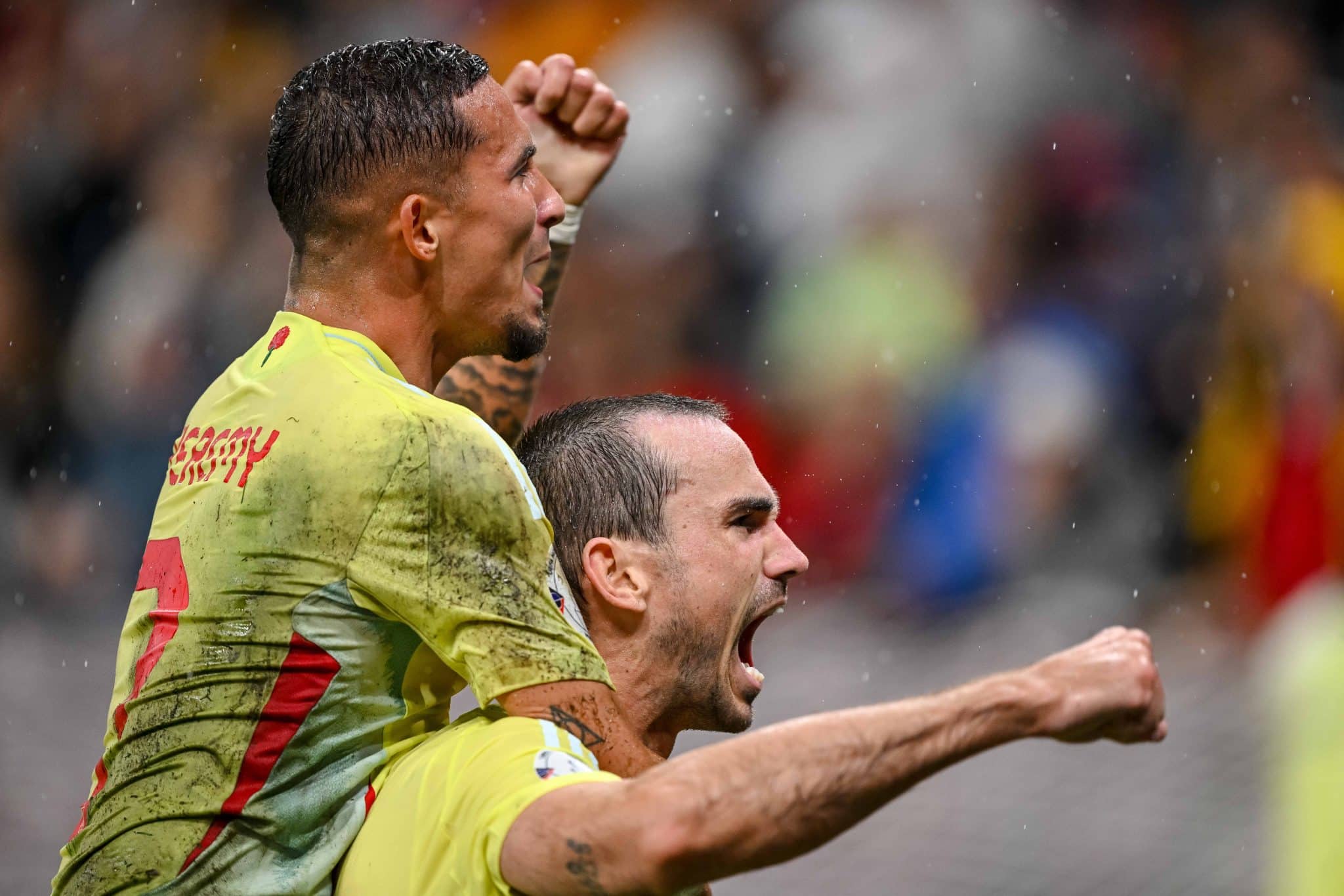 Nem expuls&atilde;o precoce de refor&ccedil;o do Atl&eacute;tico evita goleada da Espanha sobre a Su&iacute;&ccedil;a