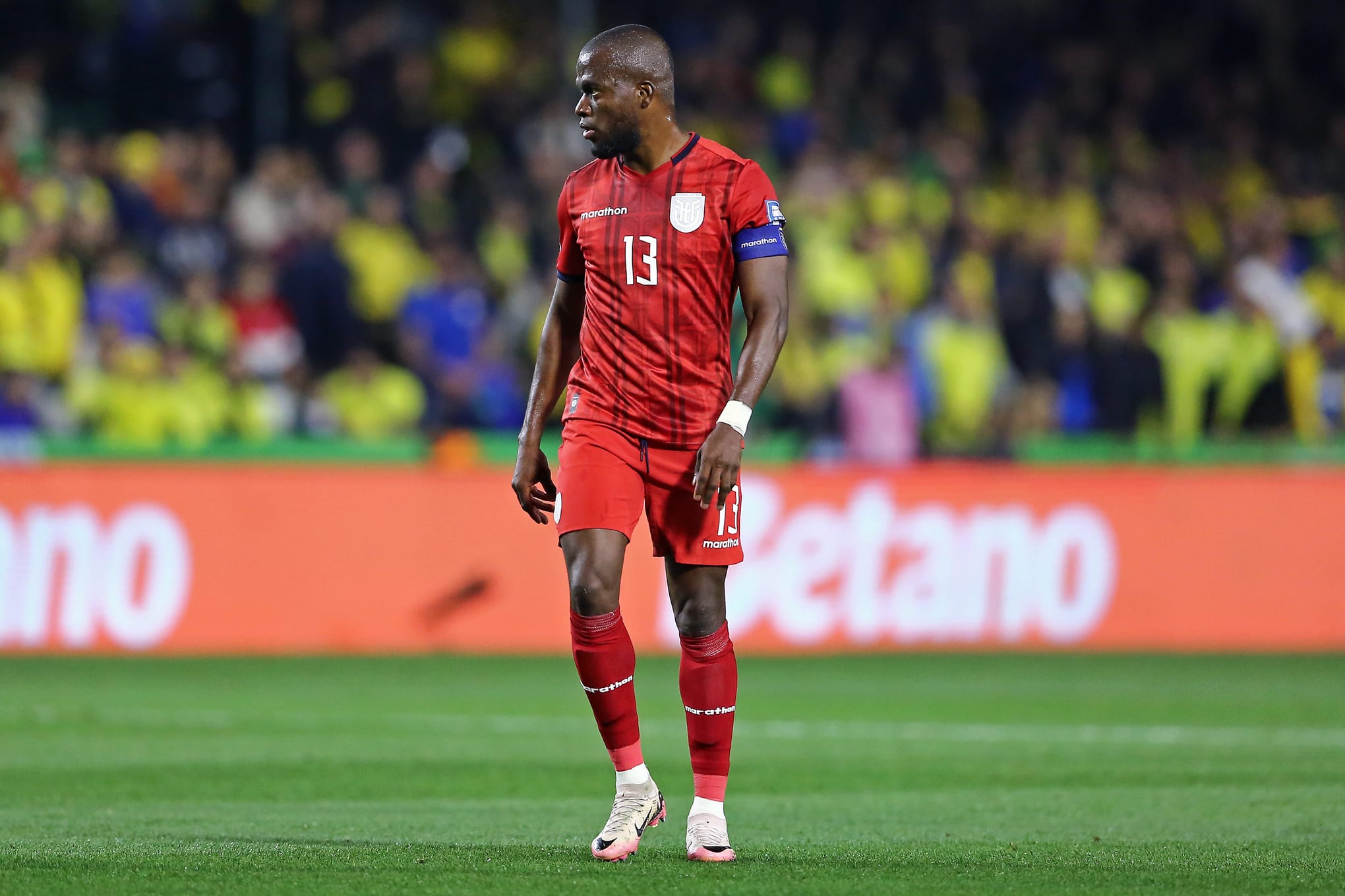 Enner Valencia em jogo do Equador contra o Brasil pelas Eliminat&oacute;rias da Copa do Mundo