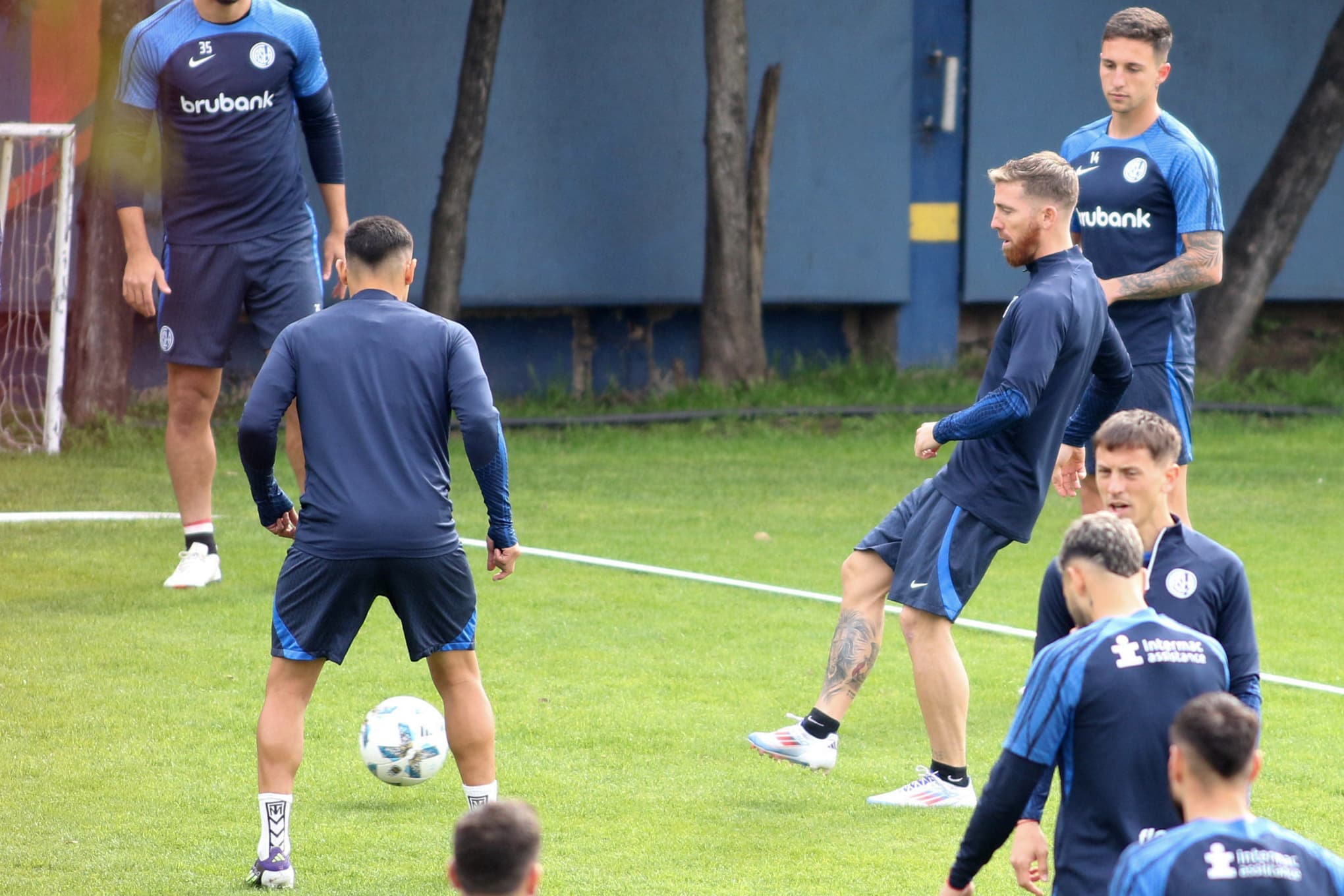 Foto: (IconSport) - Muniain j&aacute; treina com seus novos companheiros no San Lorenzo