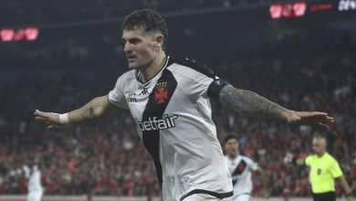 Vasco volta &agrave; semi da Copa do Brasil ap&oacute;s 13 anos com L&eacute;o Jardim e Vegetti como alicerce
