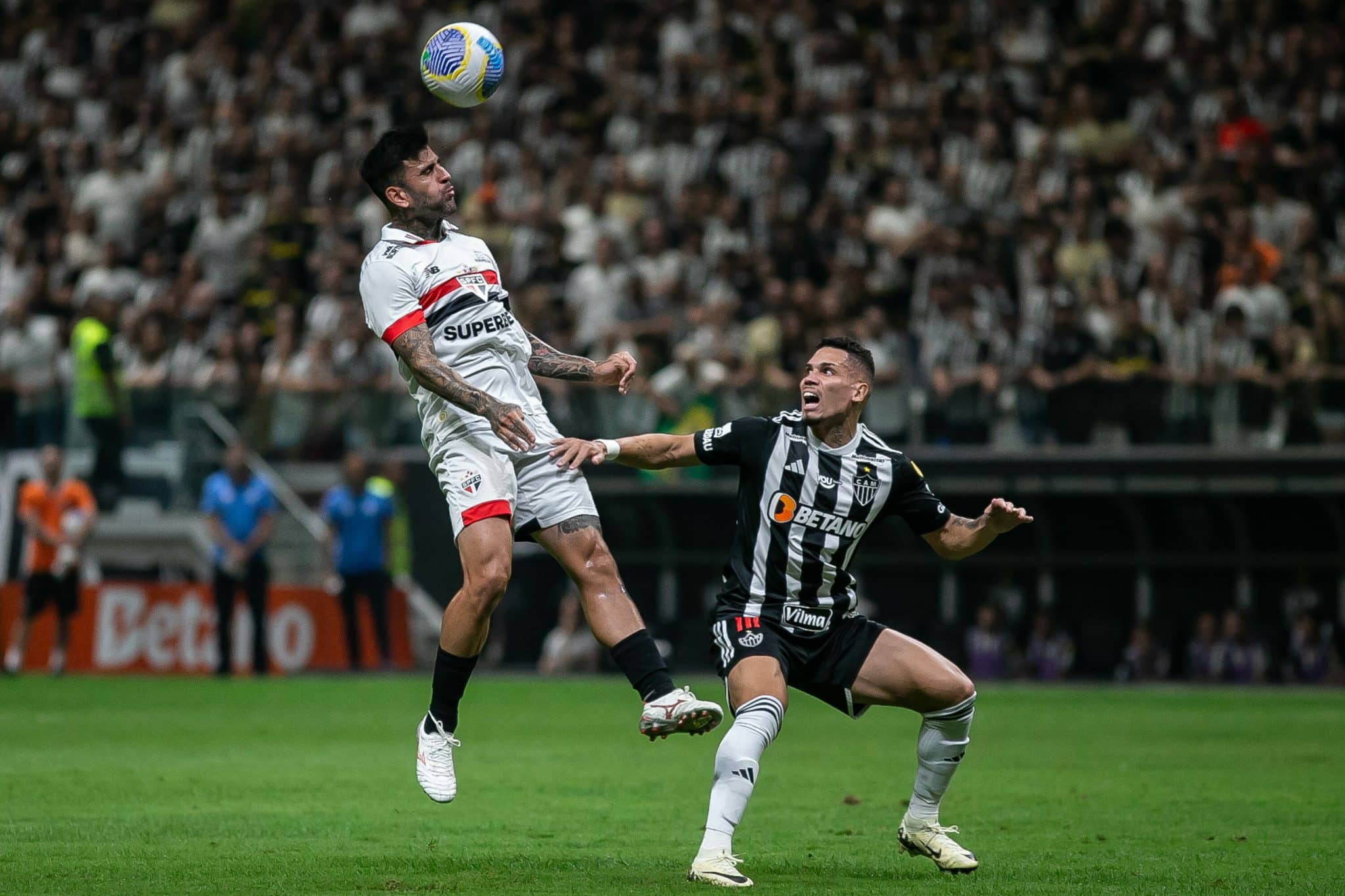 Liziero foi surpresa de Zubeld&iacute;a contra o Atl&eacute;tico-MG