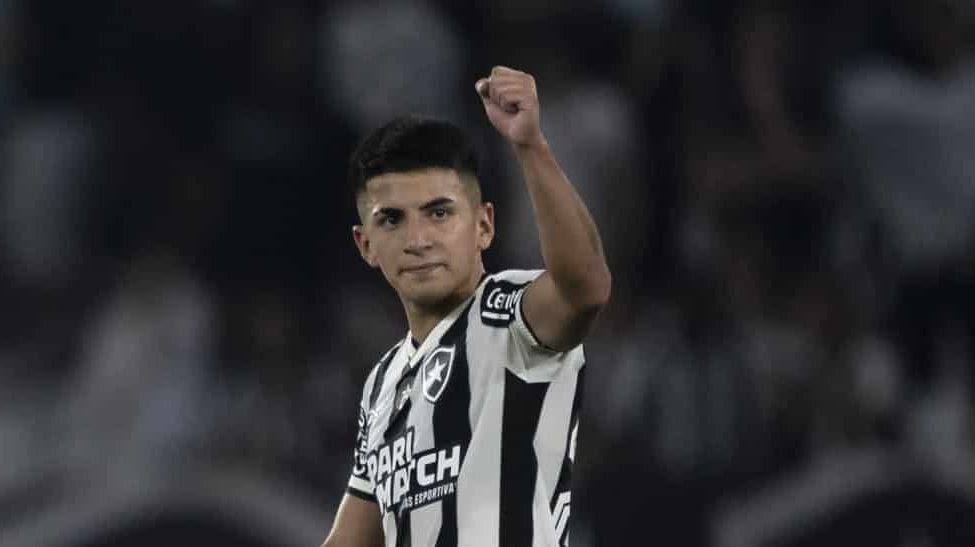Almada prova que curta passagem pelo Botafogo pode ter legado duradouro