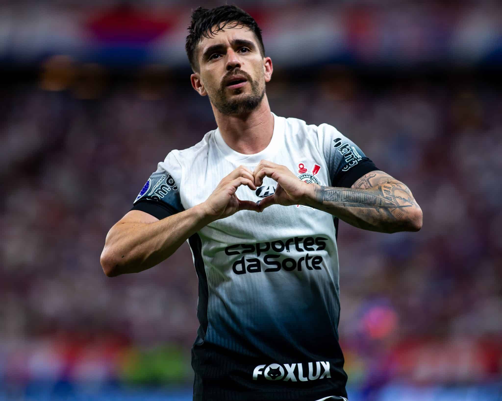 Coronado n&atilde;o se acostuma com banco no Corinthians e manda recado para Ram&oacute;n D&iacute;az