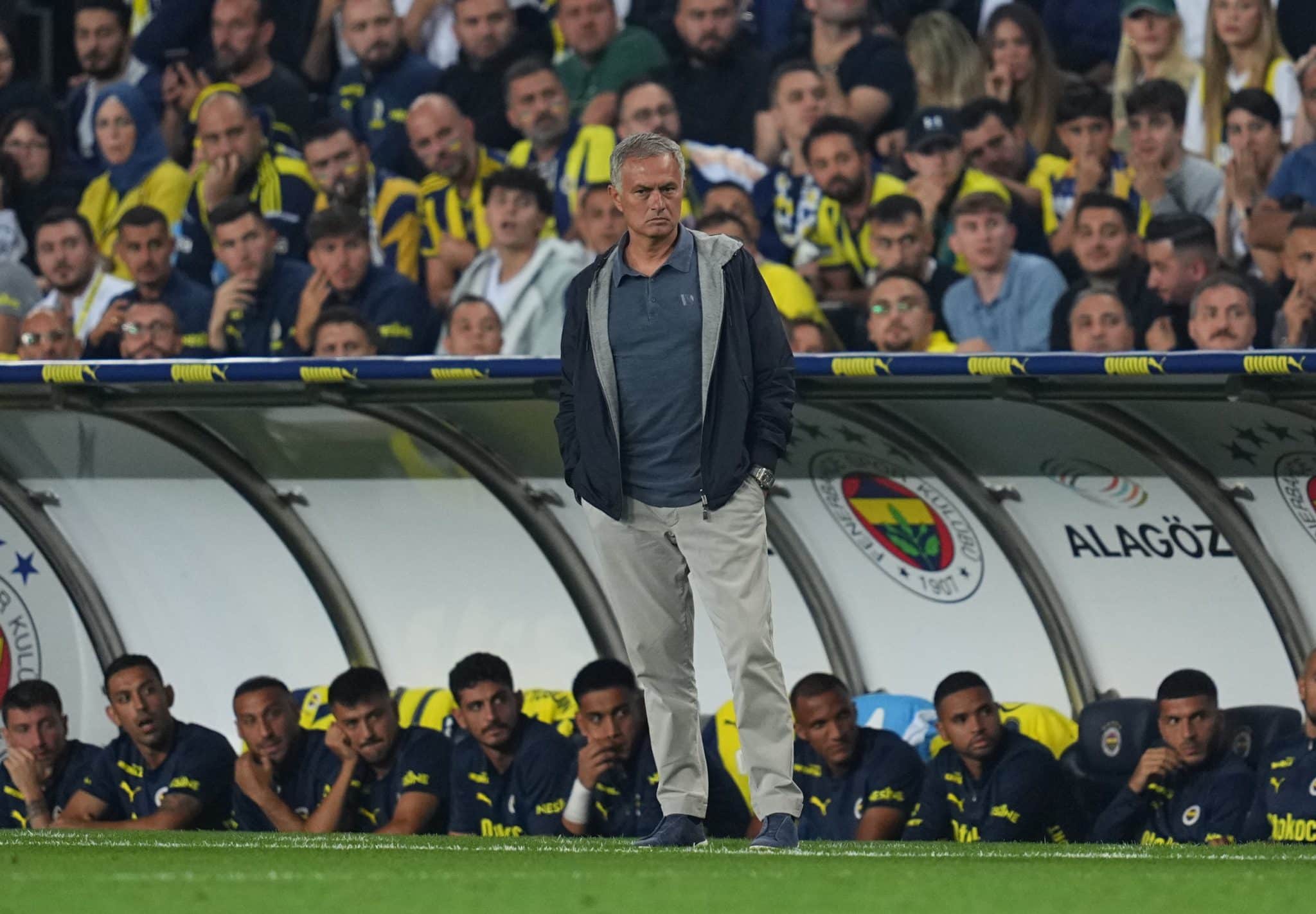 T&eacute;cnico Jos&eacute; Mourinho, do Fenerbah&ccedil;e. Foto: Icon Sport