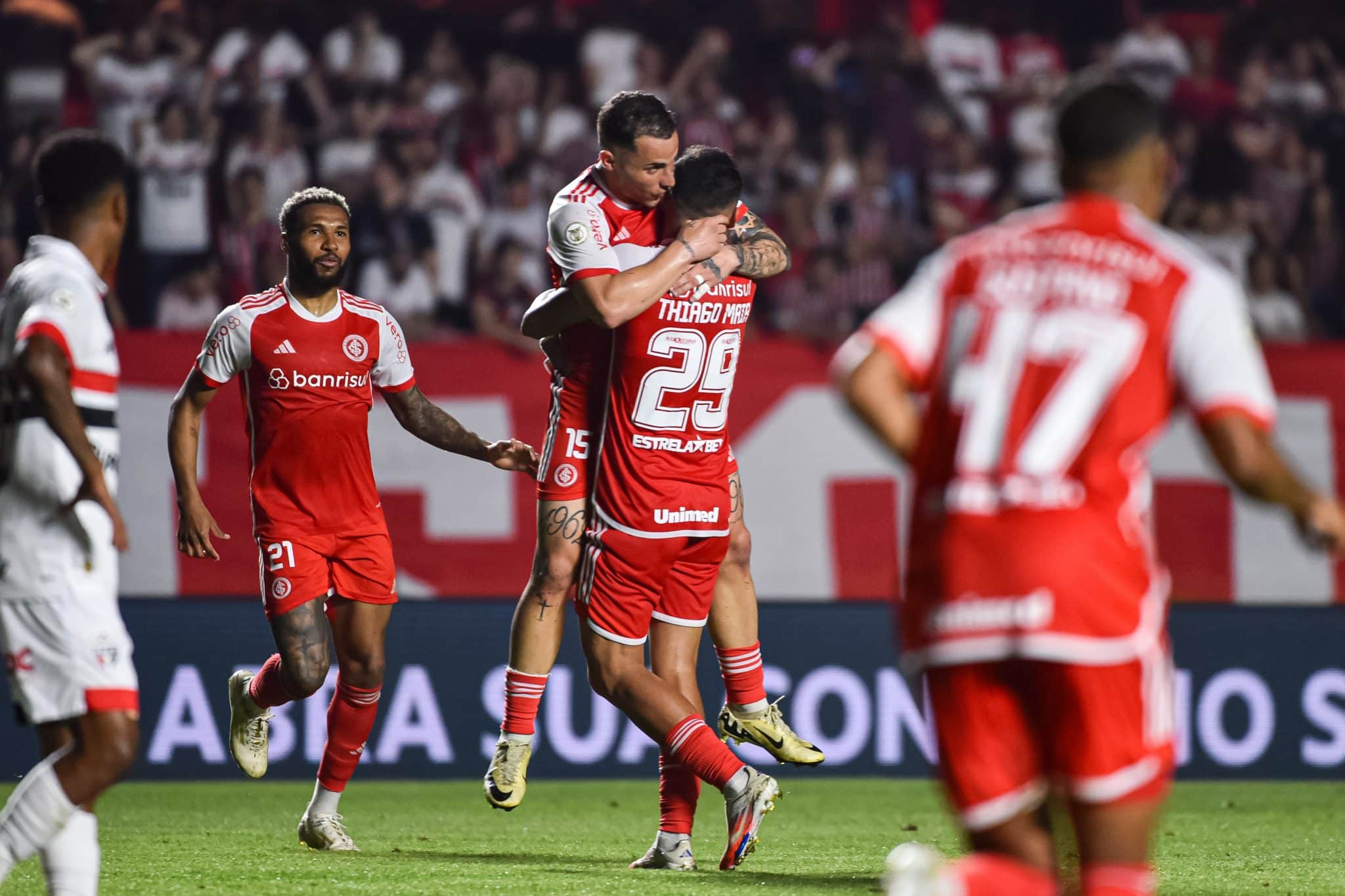 Thiago Maia e Bruno Gomes aproveitaram fragilidade da defesa do S&atilde;o Paulo para marcar