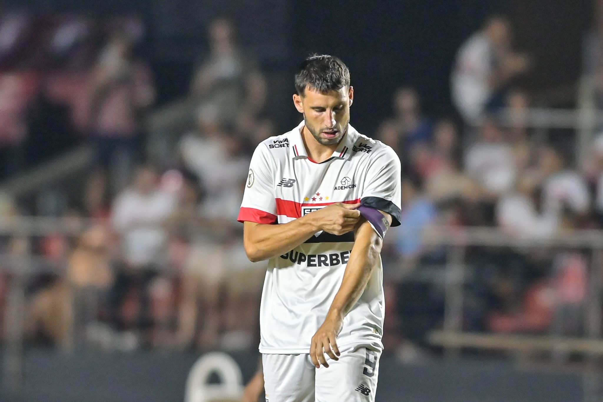 Calleri vive maior jejum do ano, mas S&atilde;o Paulo se apega a m&iacute;stica na Libertadores