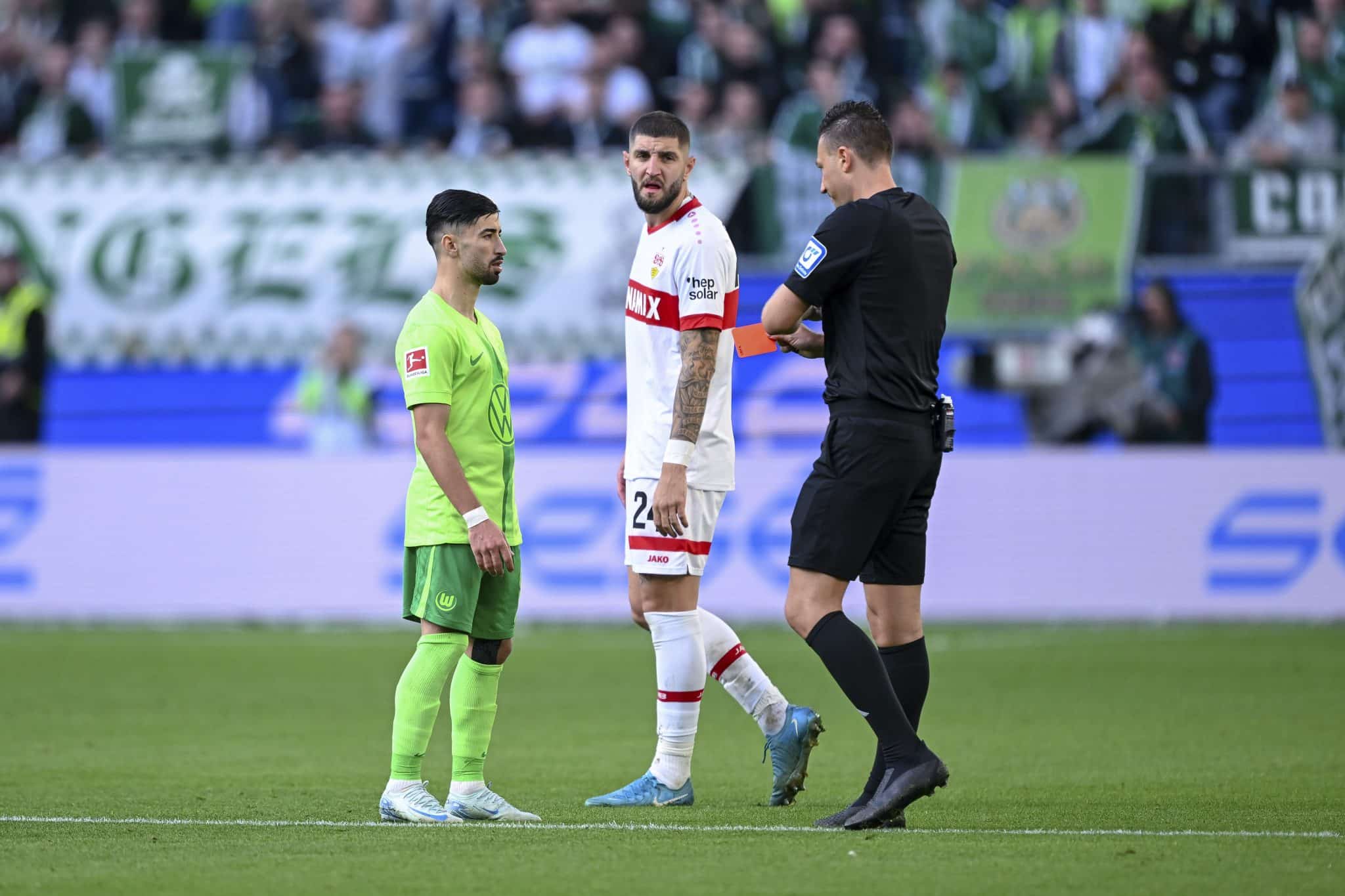 &Aacute;rbitro Sven Jablonski durante Wolfsburg x Stuttgart, pela 5&ordf; rodada da Bundesliga 2024/25. Foto: Icon Sport