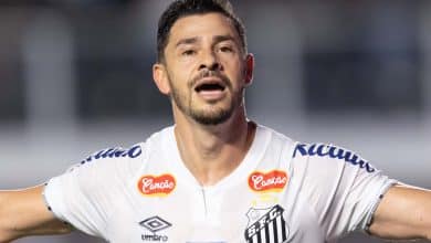 Modorrenta atua&ccedil;&atilde;o n&atilde;o impede o Santos de voltar a liderar a S&eacute;rie B