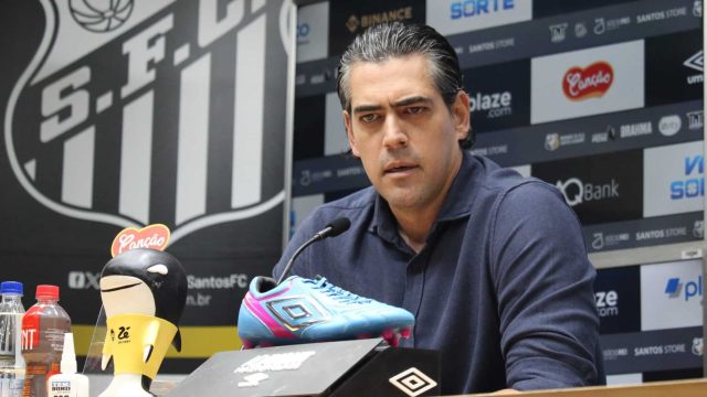 CEO do Santos coloca press&atilde;o sobre Carille e cobra elenco por atua&ccedil;&atilde;o &lsquo;constrangedora&rsquo;